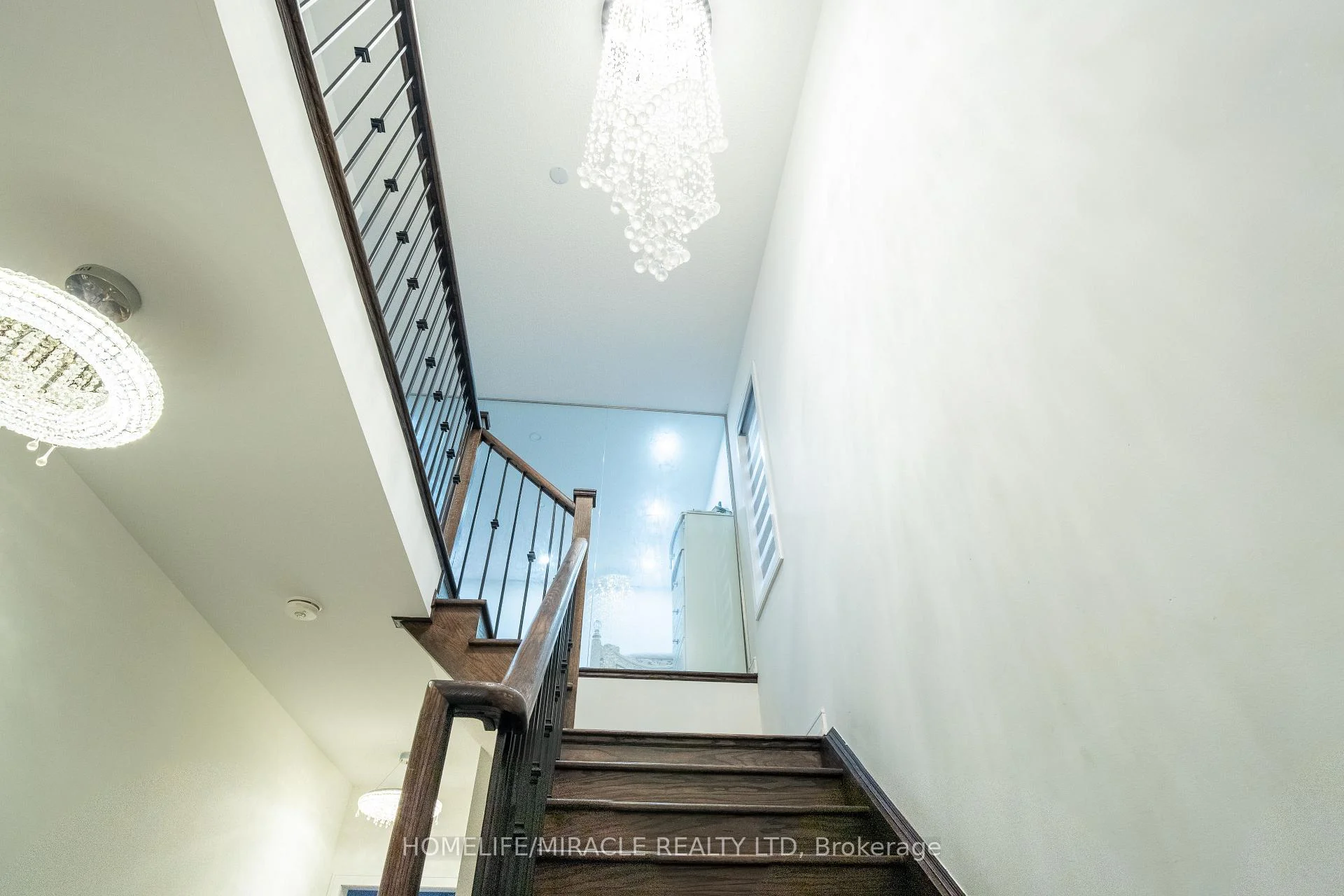 Photo 16 of 23 Hendricks Crescent, Brampton, Fletcher's West — HOMEH