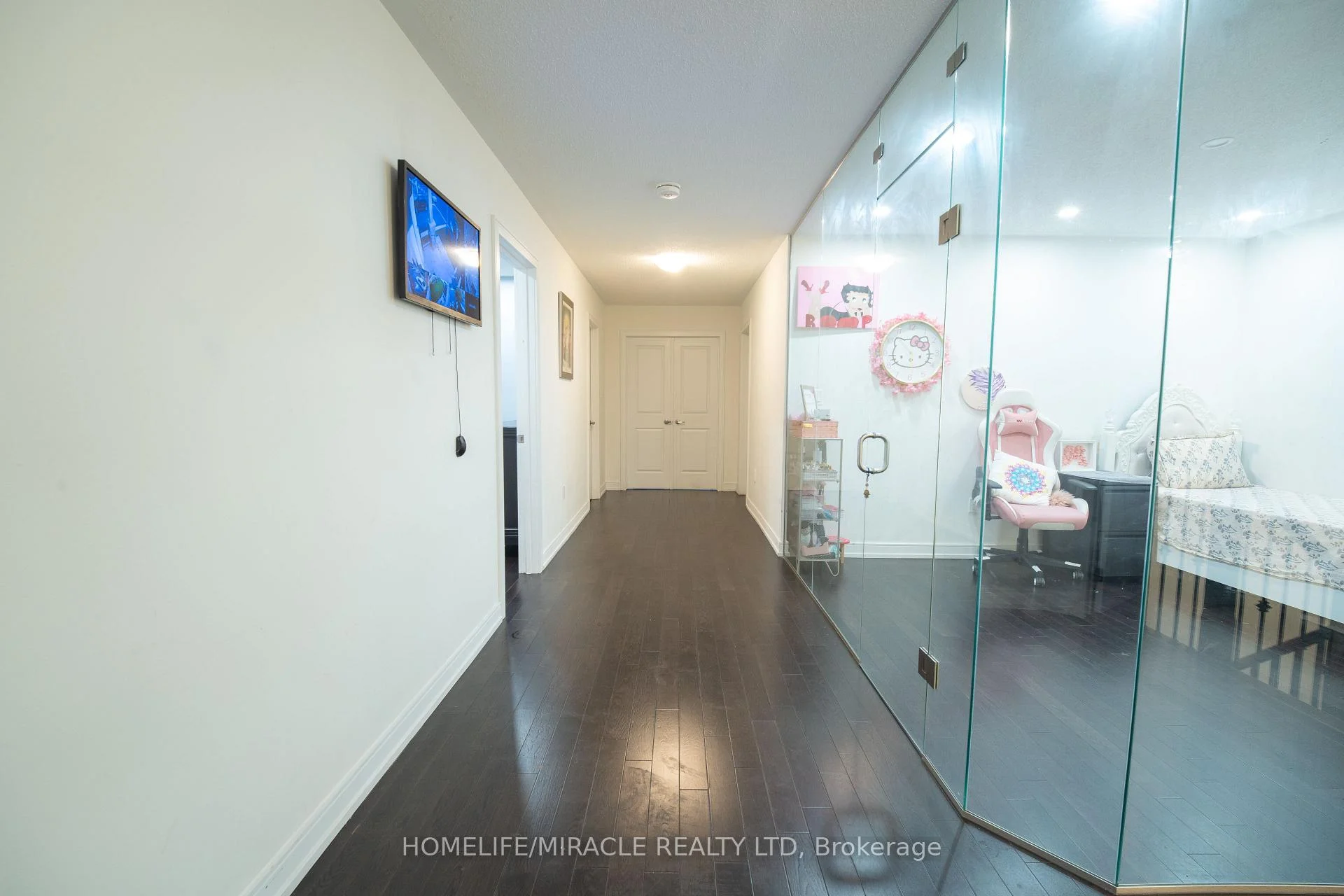 Photo 18 of 23 Hendricks Crescent, Brampton, Fletcher's West — HOMEH
