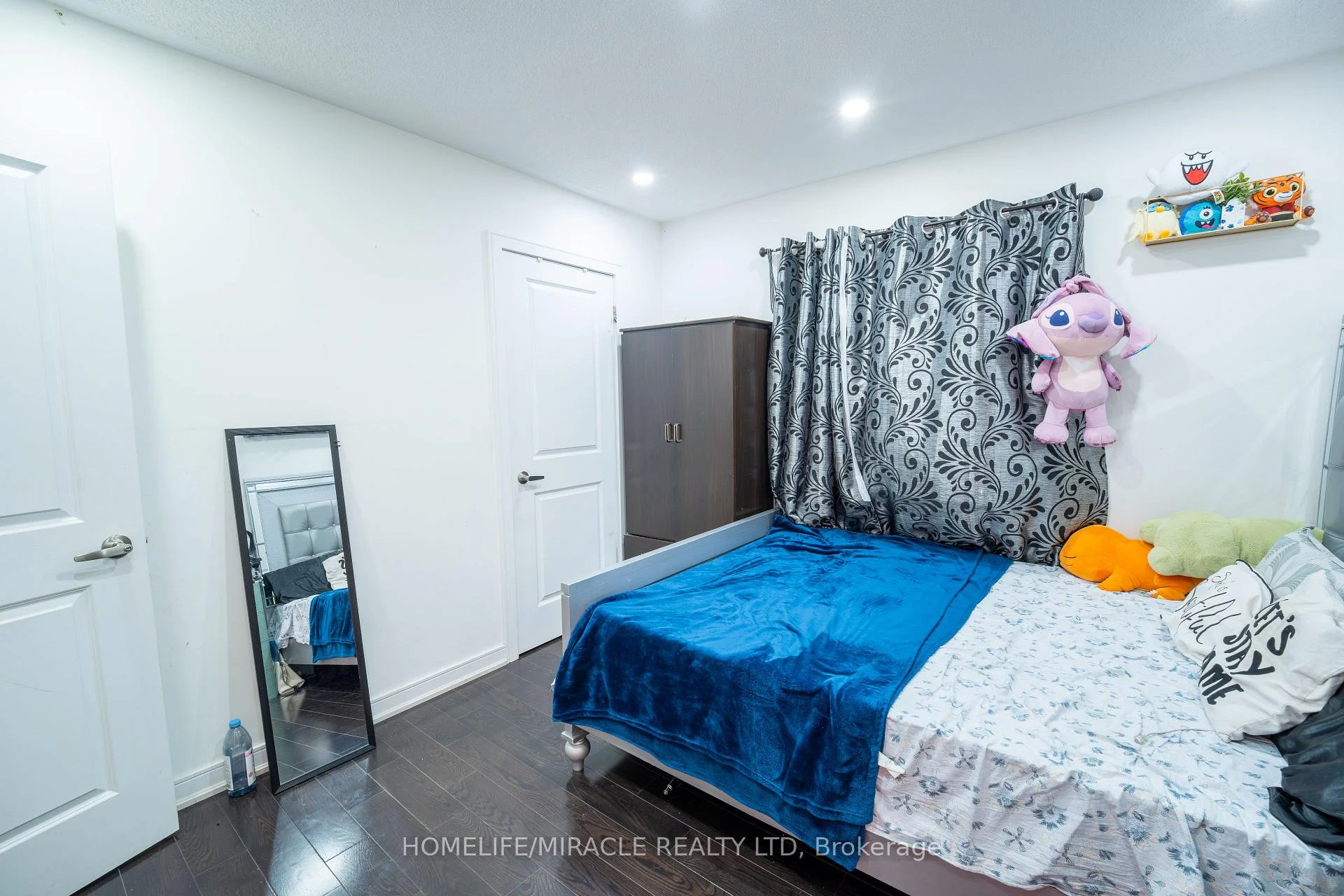 Photo 25 of 23 Hendricks Crescent, Brampton, Fletcher's West — HOMEH