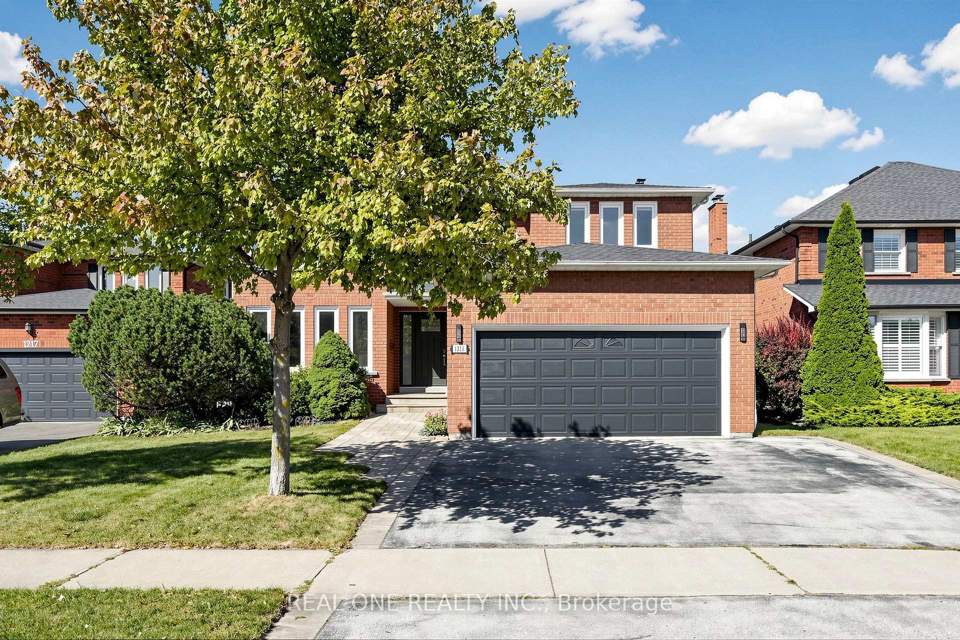 Photo 2 of 1213 Rosethorne Road, Oakville, Glen Abbey — HOMEH