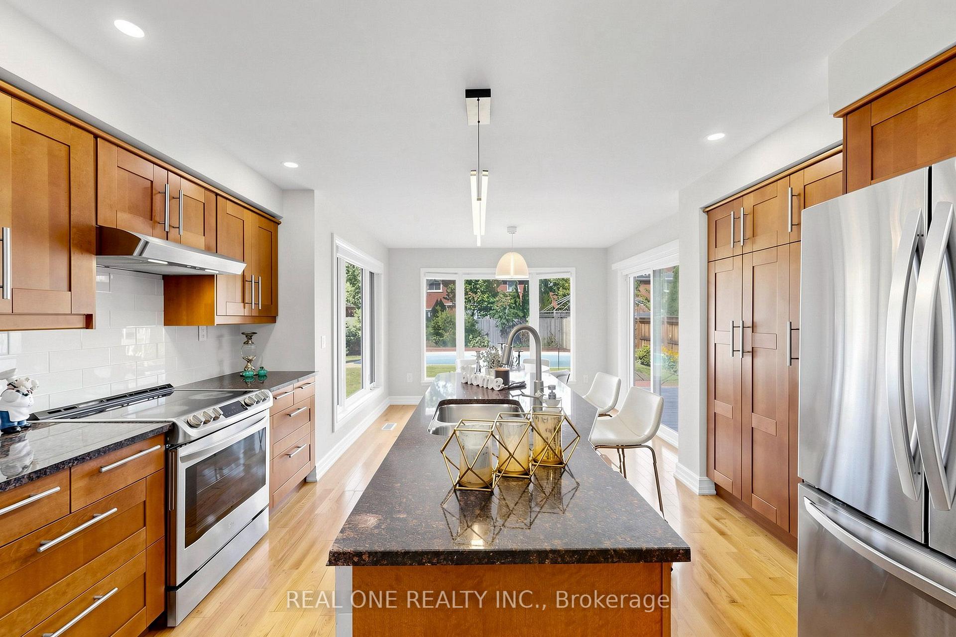 Photo 12 of 1213 Rosethorne Road, Oakville, Glen Abbey — HOMEH