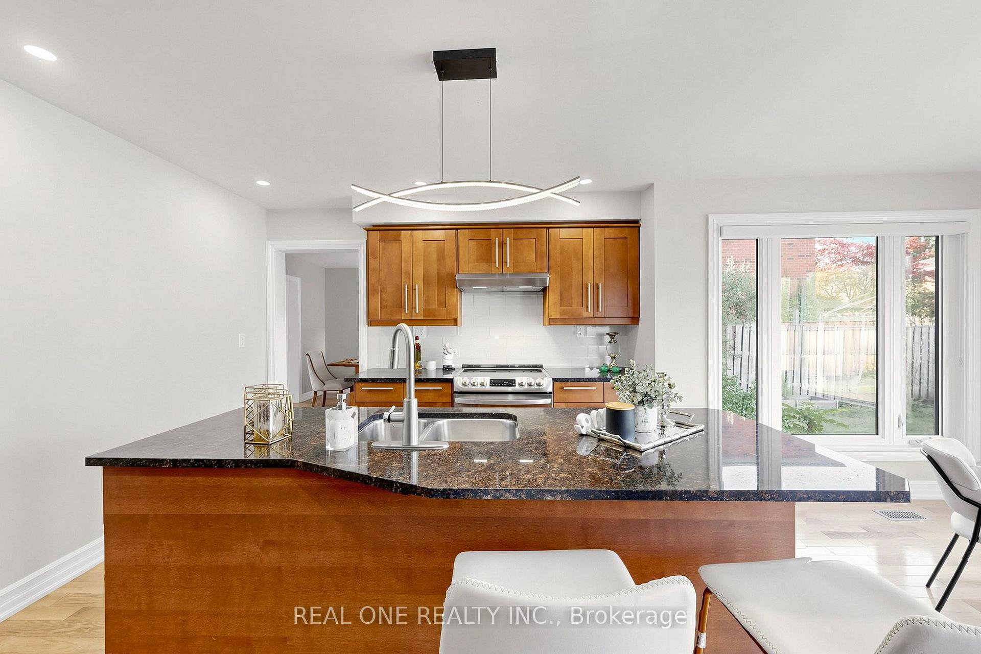 Photo 14 of 1213 Rosethorne Road, Oakville, Glen Abbey — HOMEH