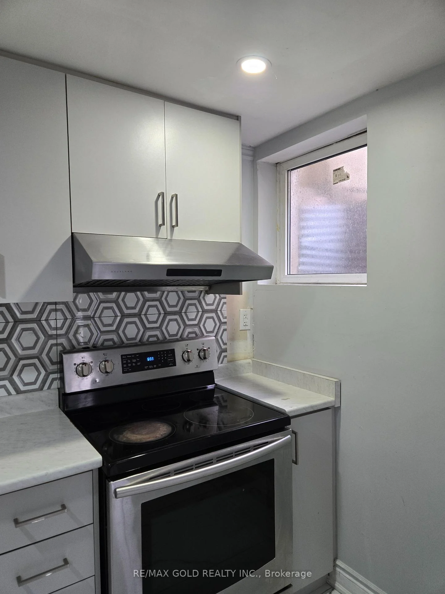 Photo 5 of 18 Markham Street, Brampton, Central Park — HOMEH
