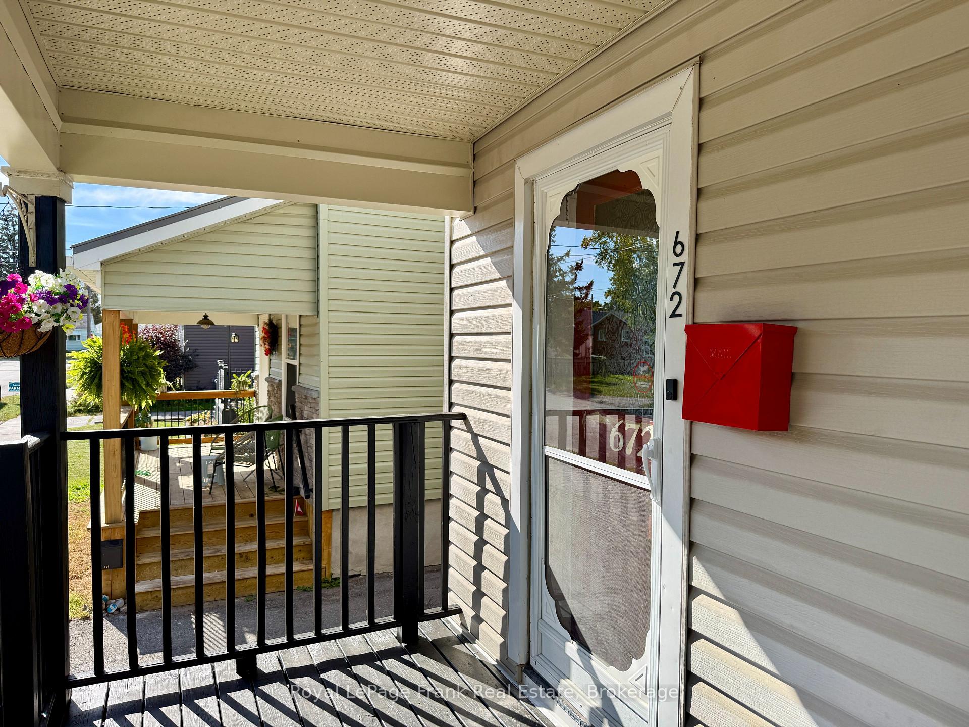 Photo 5 of 672 Romaine Street, Peterborough, Otonabee Ward 1 — HOMEH