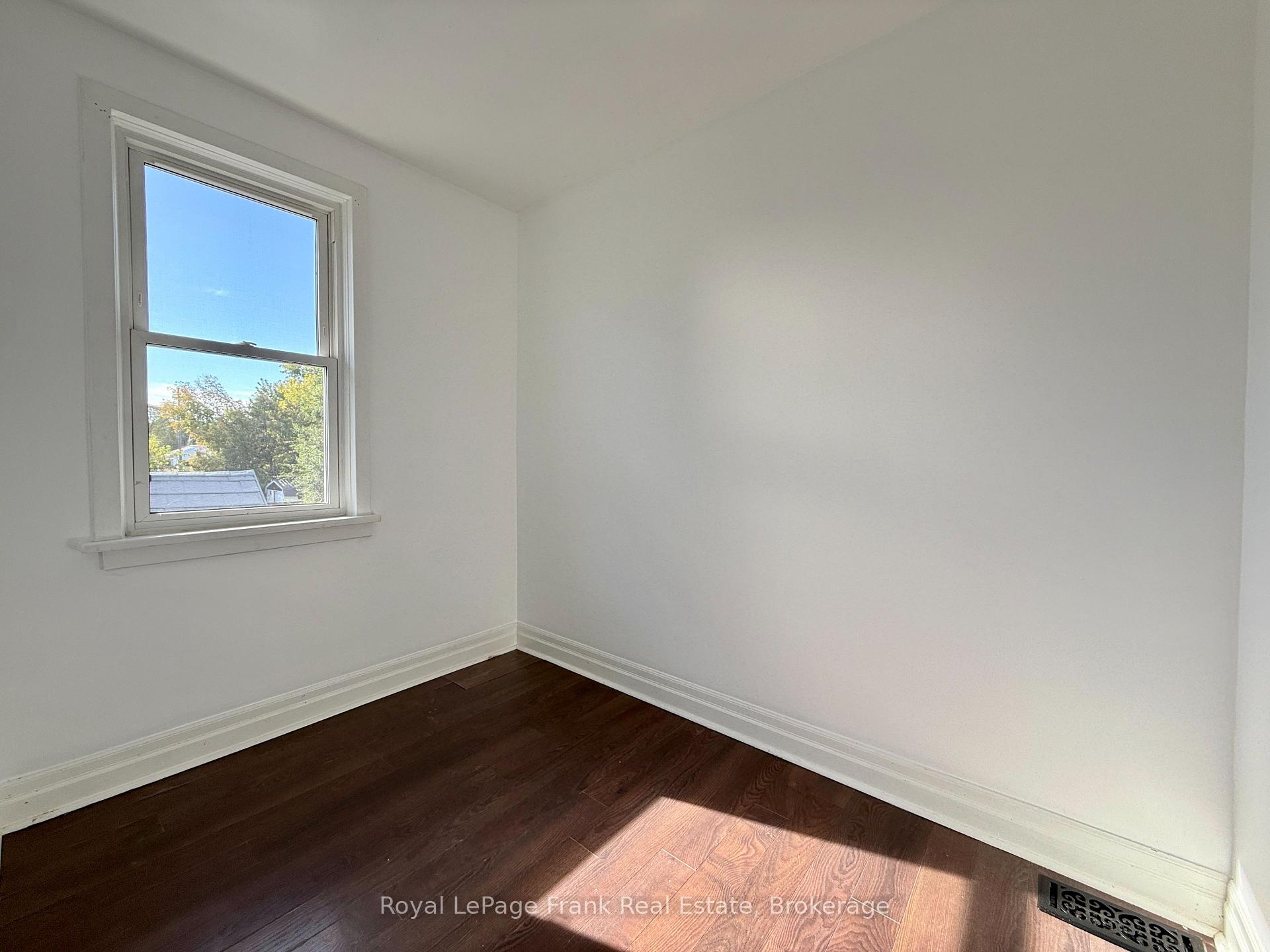 Photo 14 of 672 Romaine Street, Peterborough, Otonabee Ward 1 — HOMEH