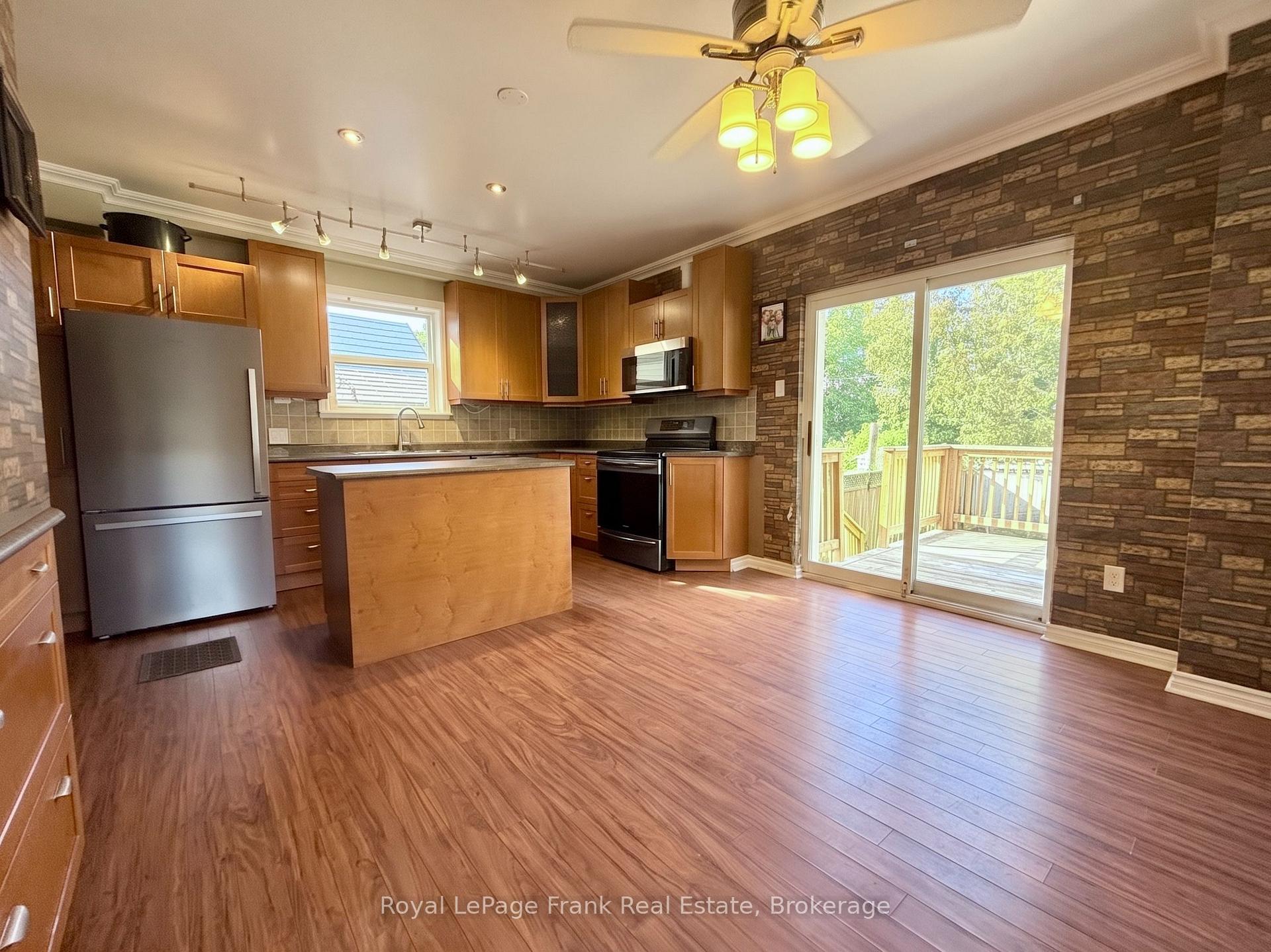 Photo 9 of 672 Romaine Street, Peterborough, Otonabee Ward 1 — HOMEH