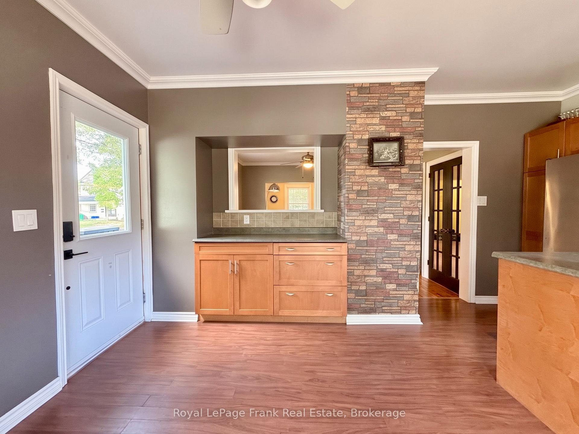 Photo 11 of 672 Romaine Street, Peterborough, Otonabee Ward 1 — HOMEH