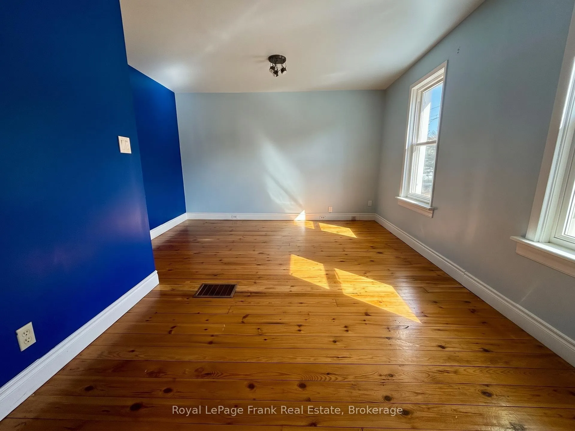Photo 22 of 672 Romaine Street, Peterborough, Otonabee Ward 1 — HOMEH
