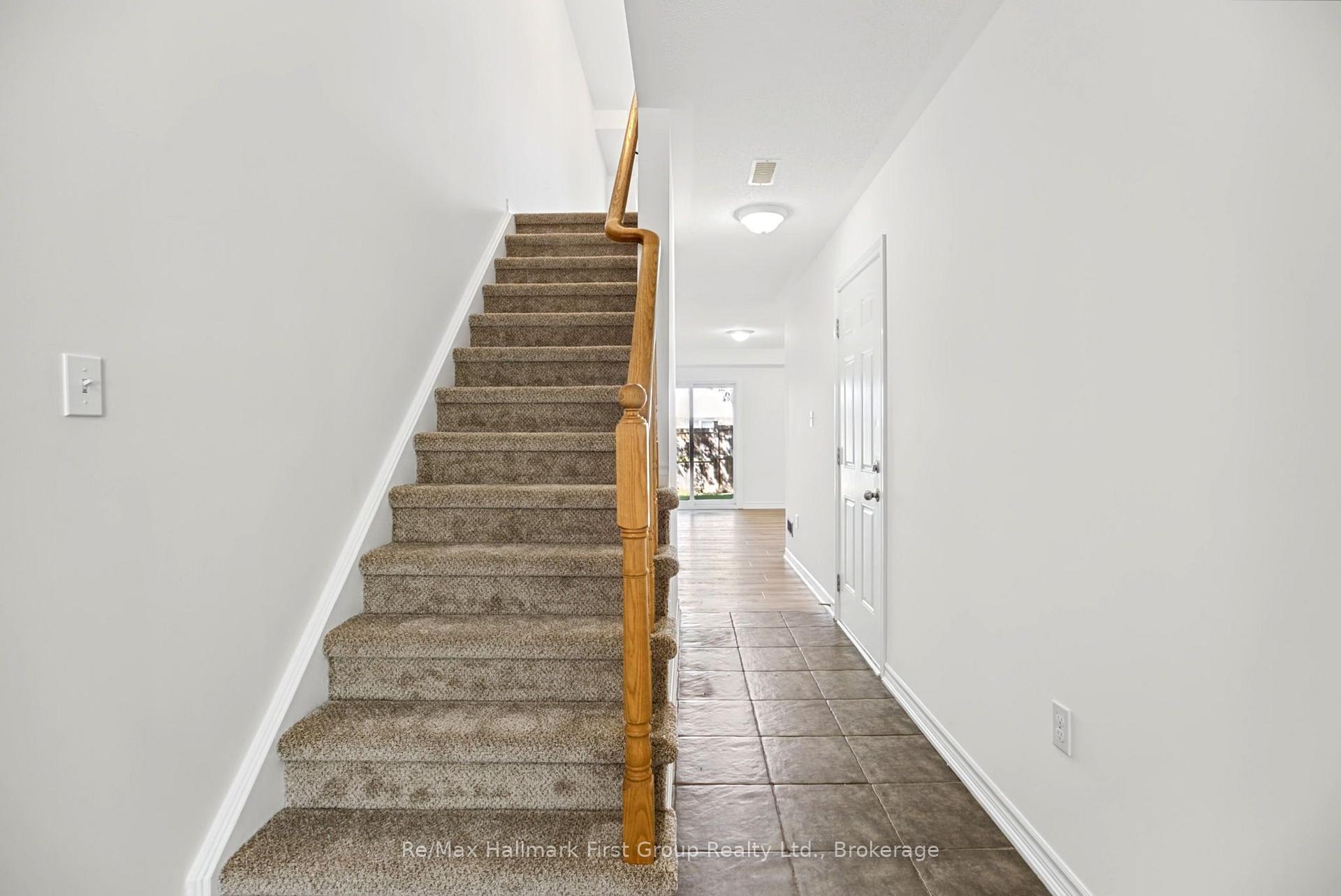 Photo 9 of 36 Katerson Lane, Clarington, Courtice — HOMEH