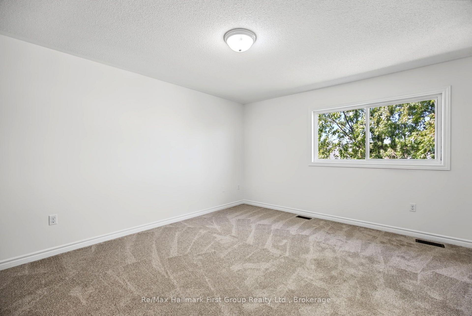 Photo 33 of 36 Katerson Lane, Clarington, Courtice — HOMEH