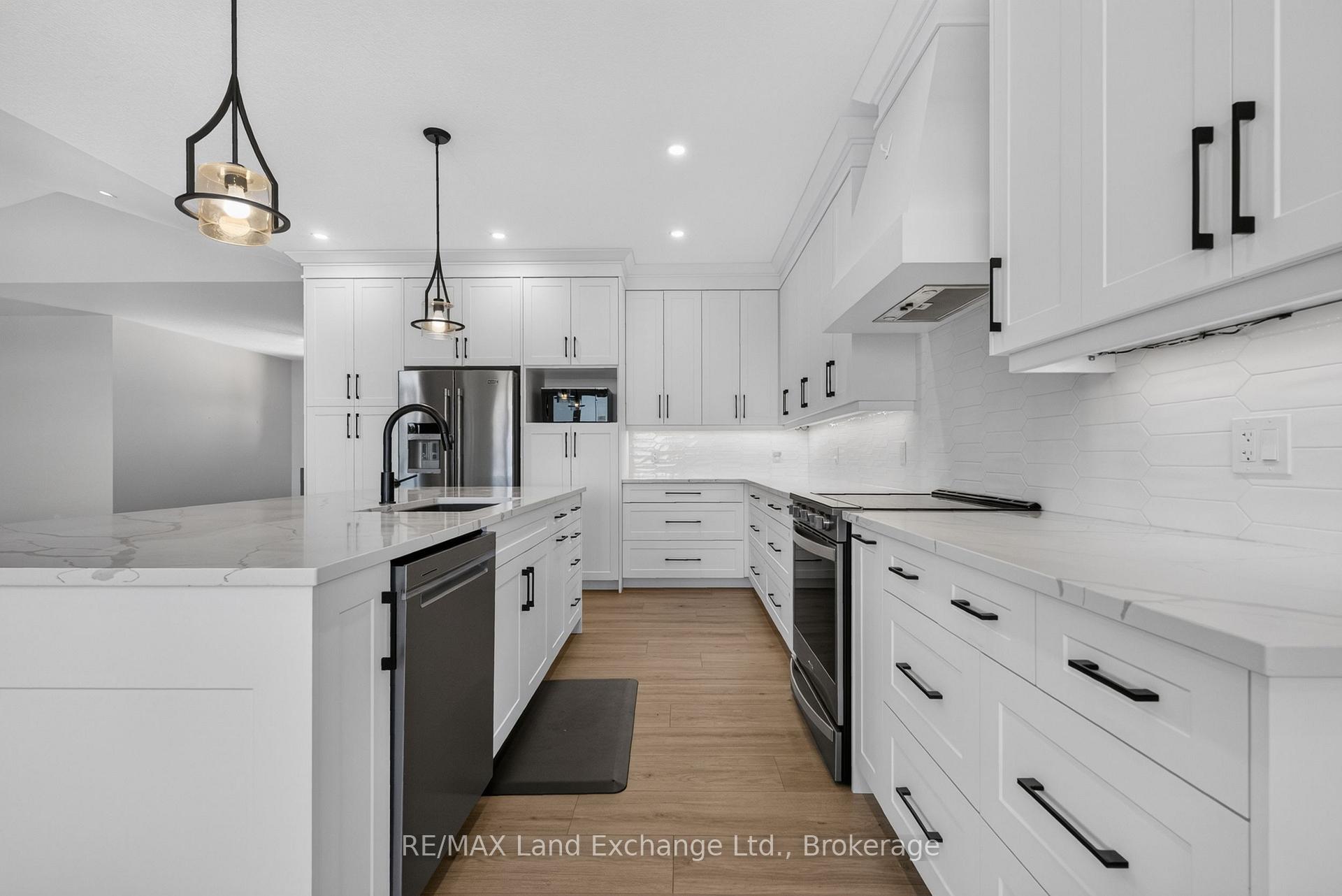Photo 10 of 48 Mctavish Crescent, Huron-Kinloss — HOMEH