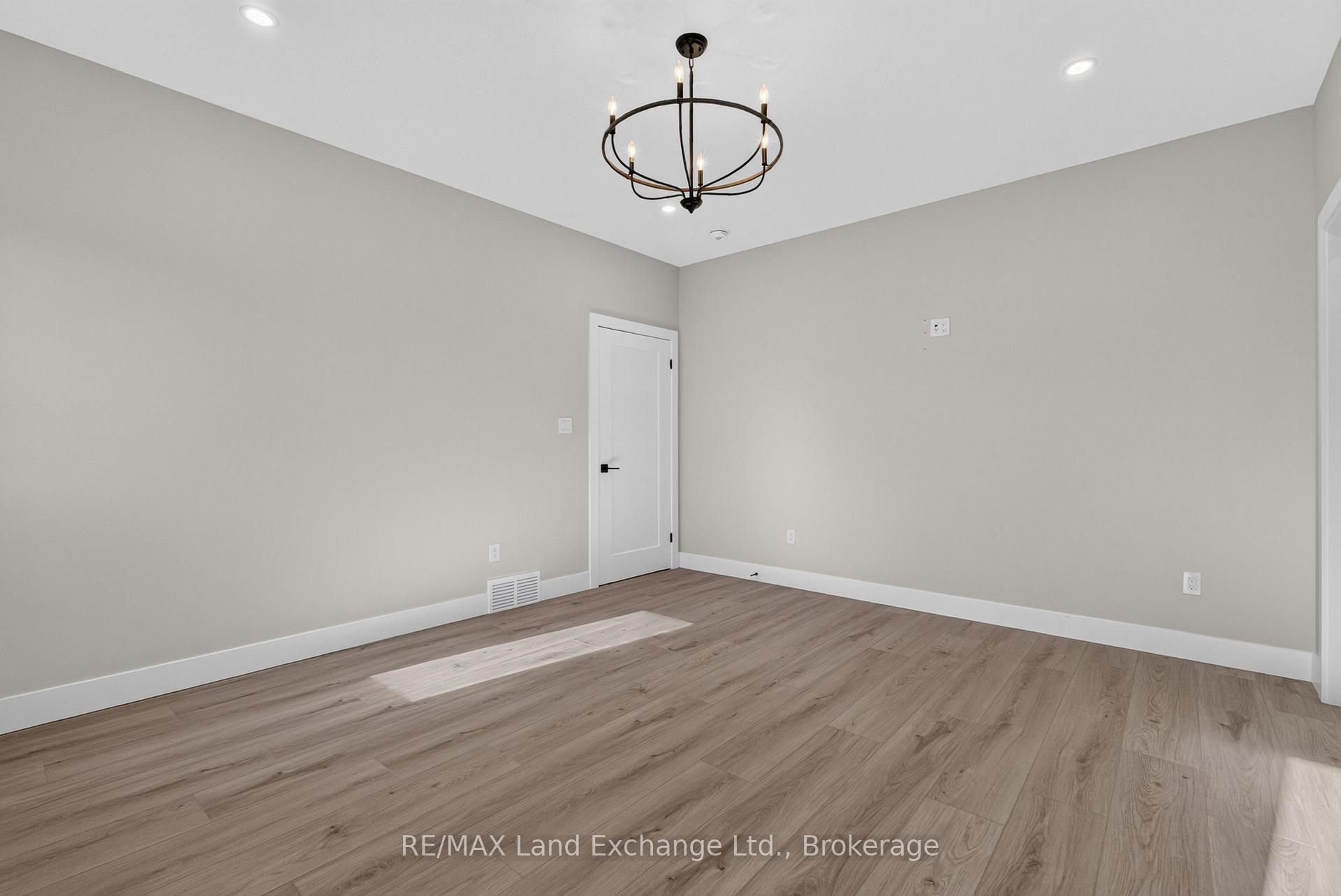 Photo 13 of 48 Mctavish Crescent, Huron-Kinloss — HOMEH