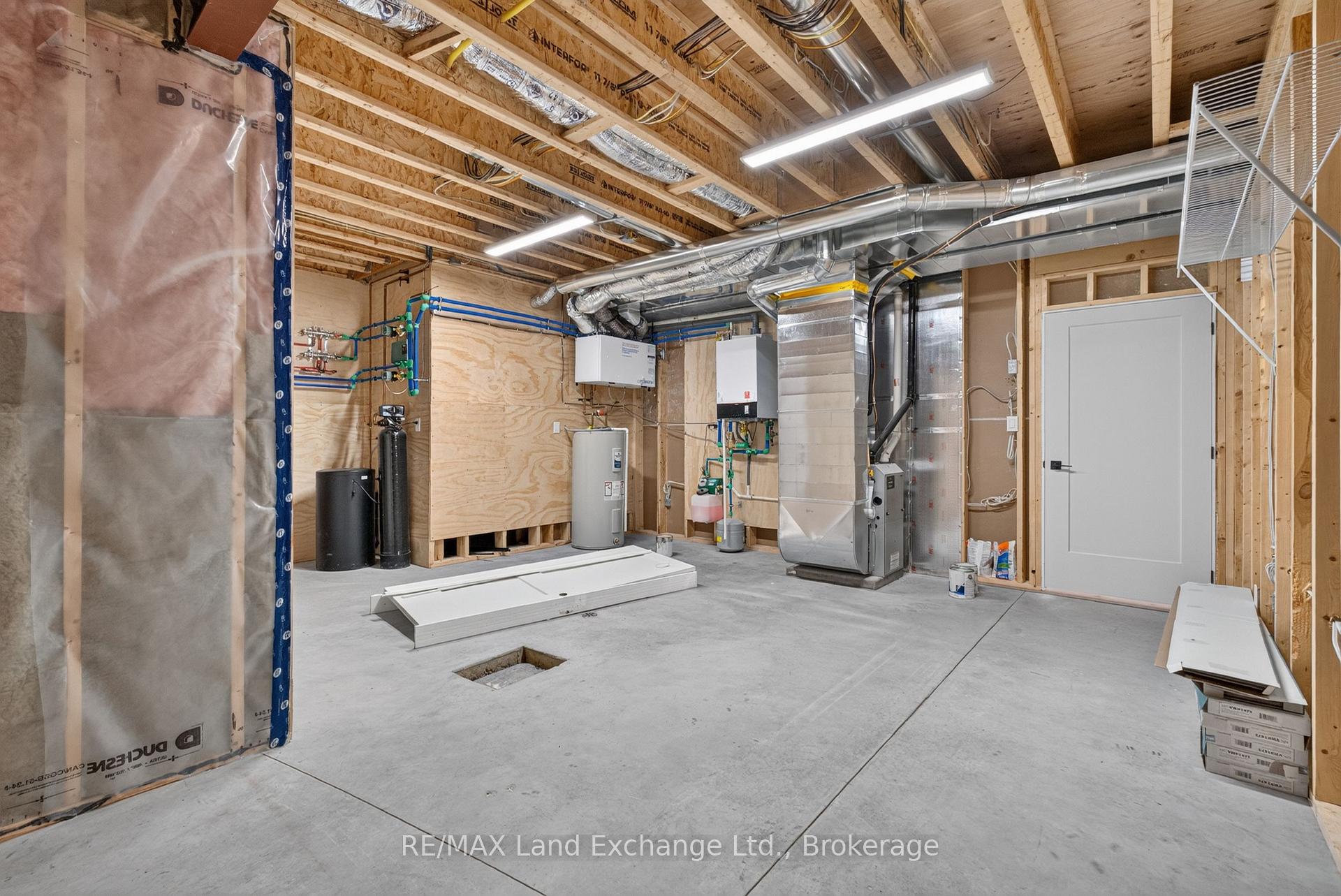 Photo 37 of 48 Mctavish Crescent, Huron-Kinloss — HOMEH
