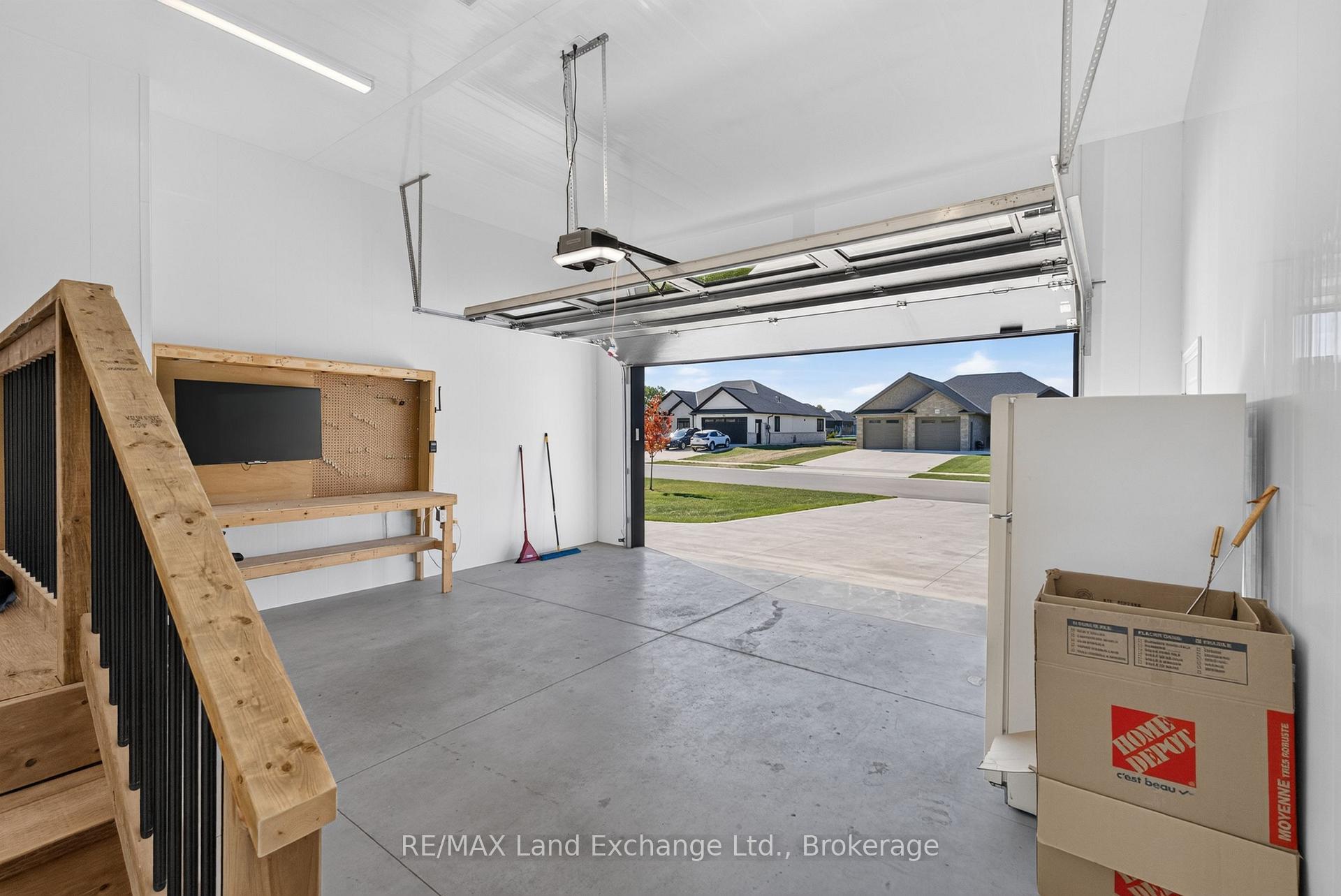Photo 38 of 48 Mctavish Crescent, Huron-Kinloss — HOMEH