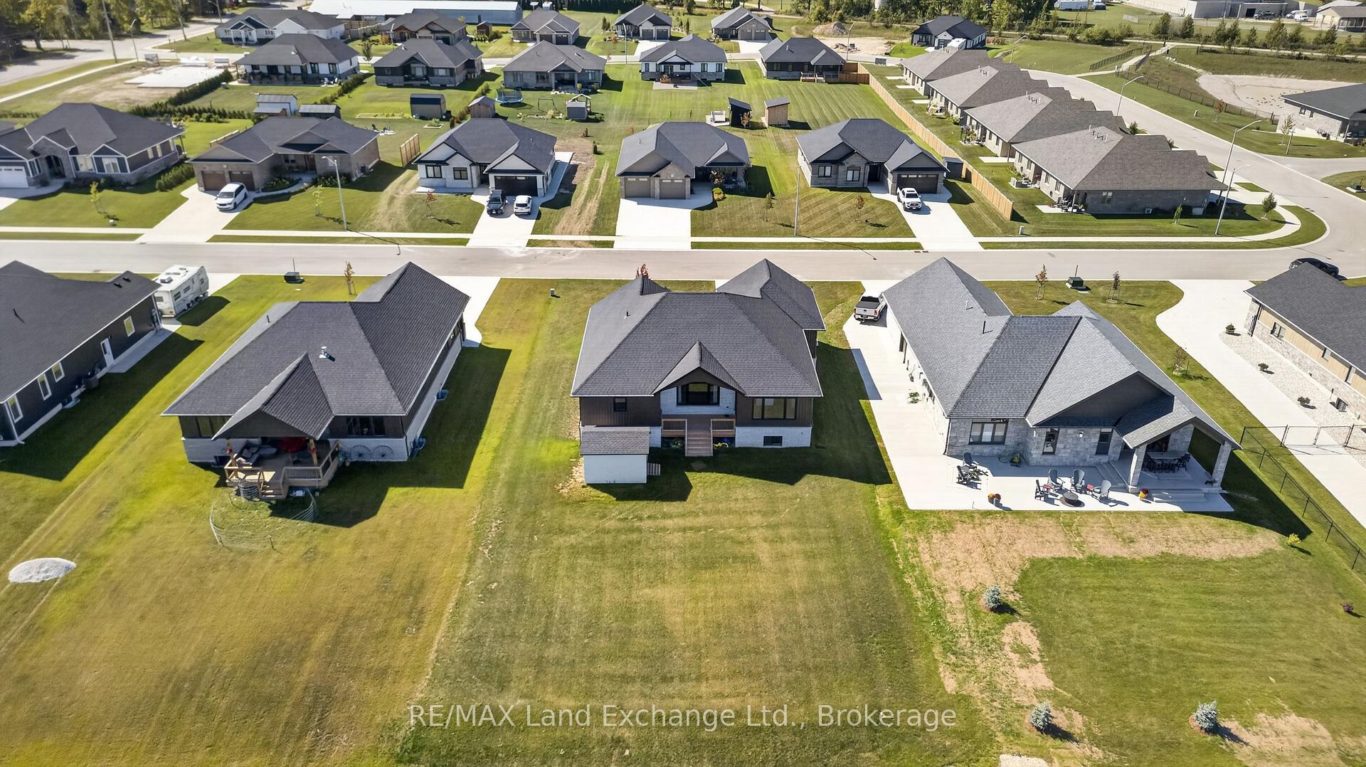 Photo 44 of 48 Mctavish Crescent, Huron-Kinloss — HOMEH