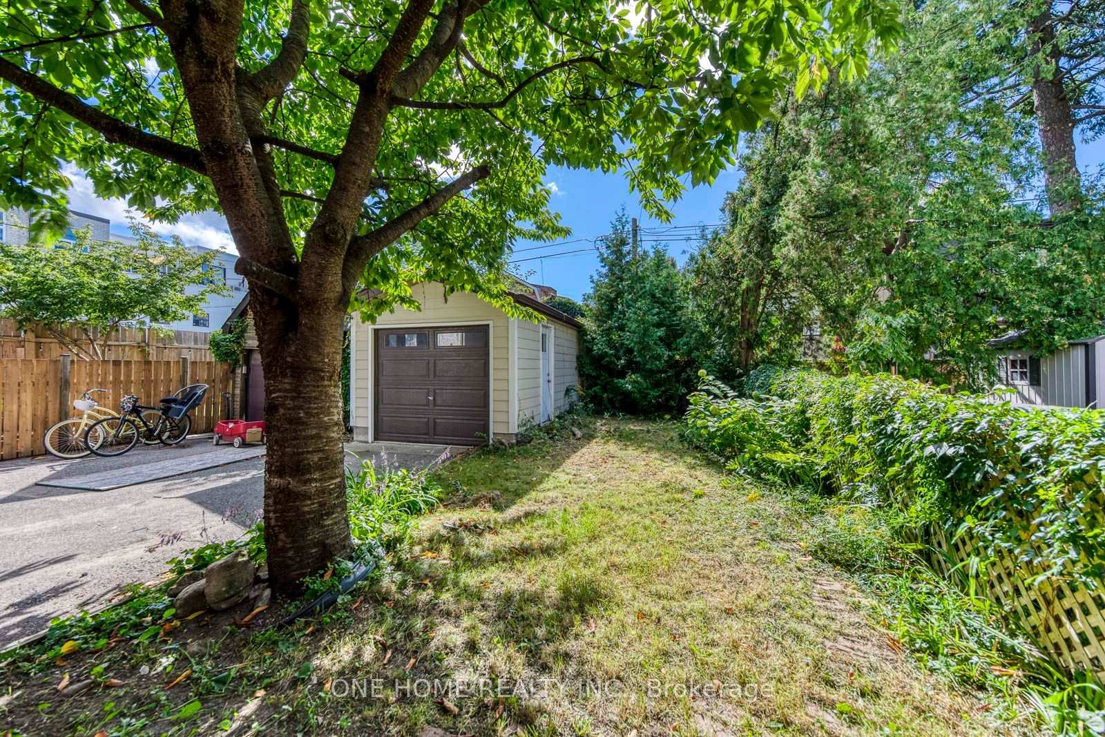 Photo 21 of 7 Methuen Avenue, Toronto, Lambton Baby Point — HOMEH