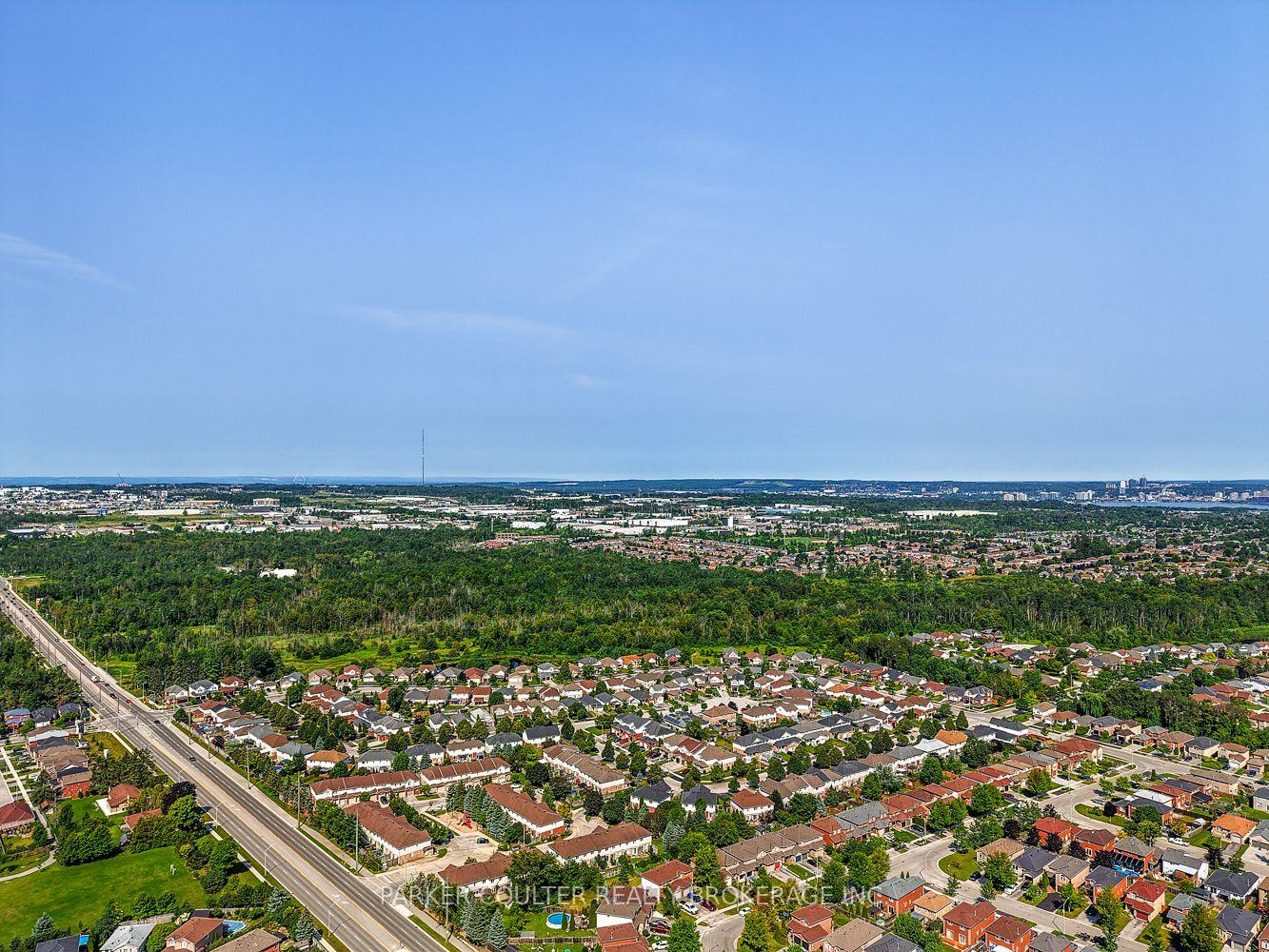 Photo 39 of 48 West Oak Trail, Barrie, Rural Barrie Southeast — HOMEH