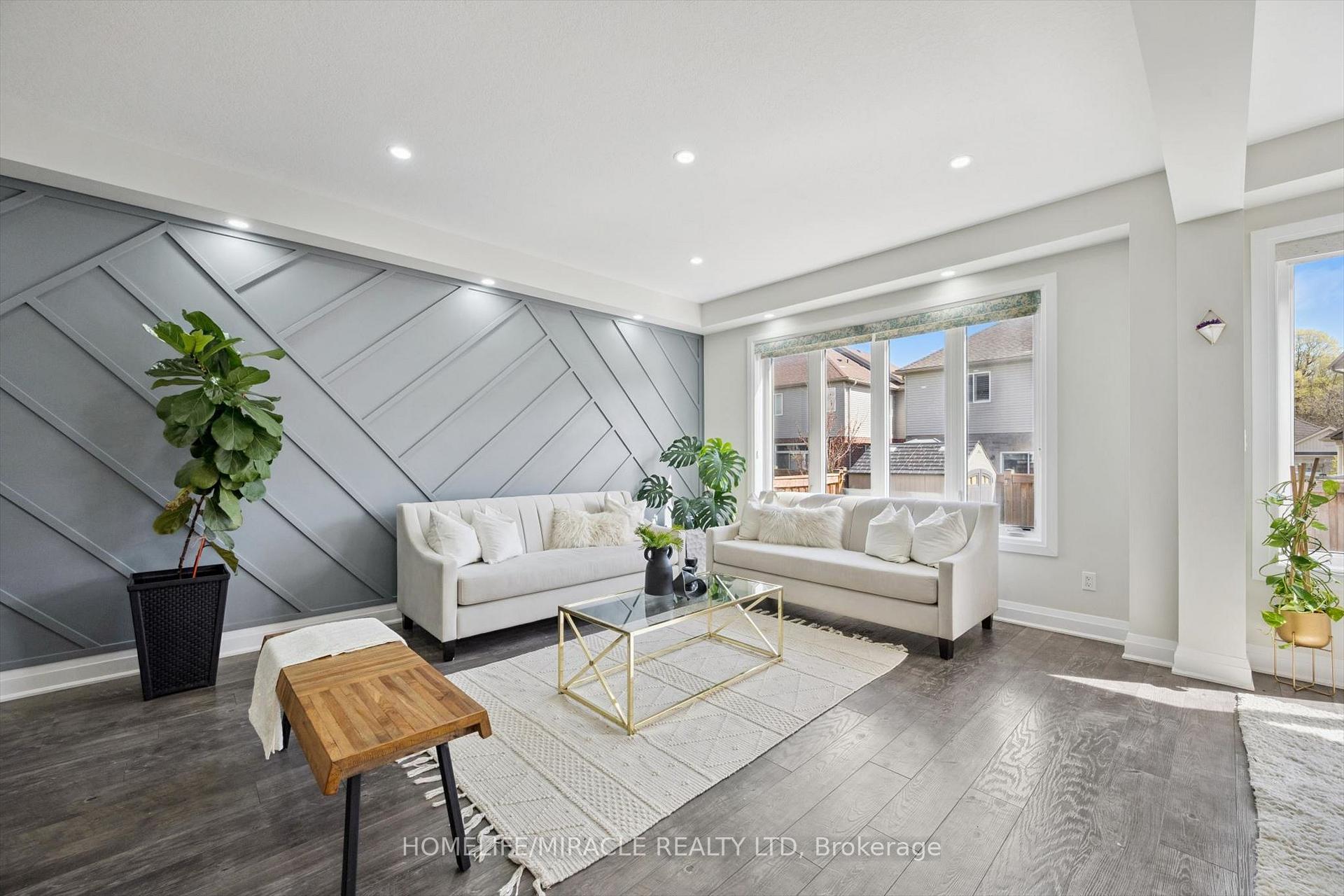 Photo 6 of 736 Wood Lily Street, Waterloo, Columbia Forest/Clair Hills — HOMEH