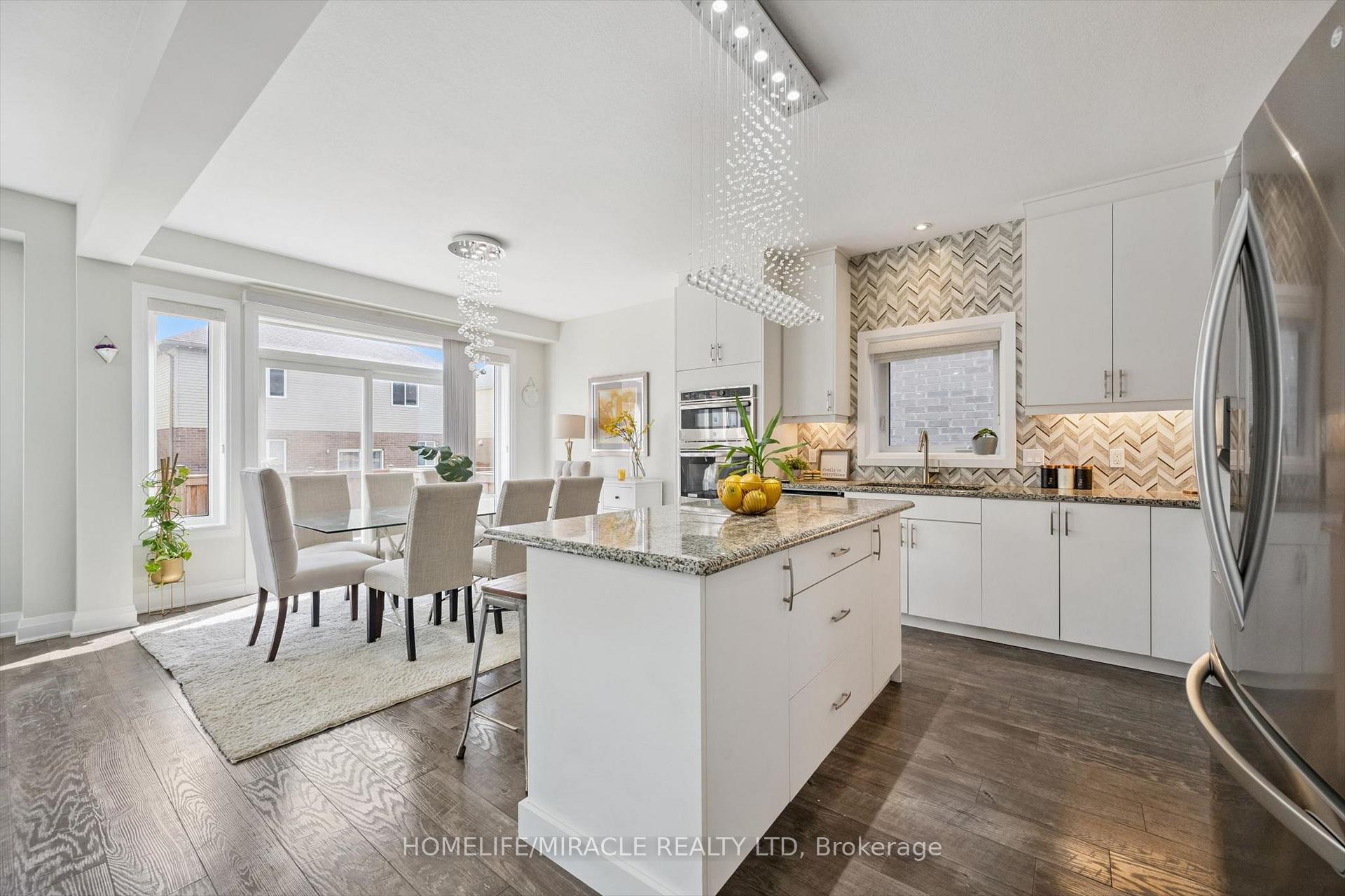 Photo 11 of 736 Wood Lily Street, Waterloo, Columbia Forest/Clair Hills — HOMEH