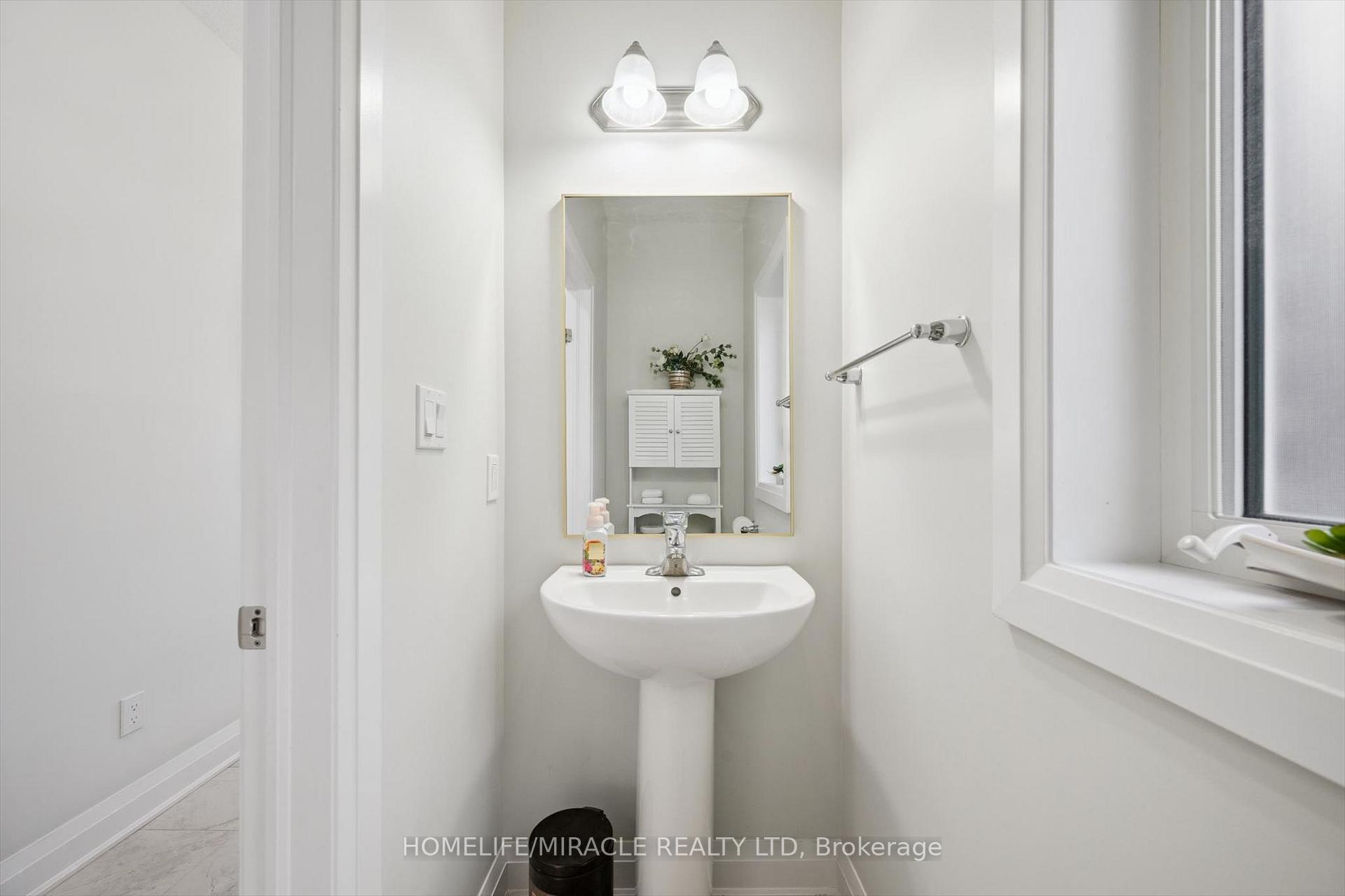 Photo 16 of 736 Wood Lily Street, Waterloo, Columbia Forest/Clair Hills — HOMEH