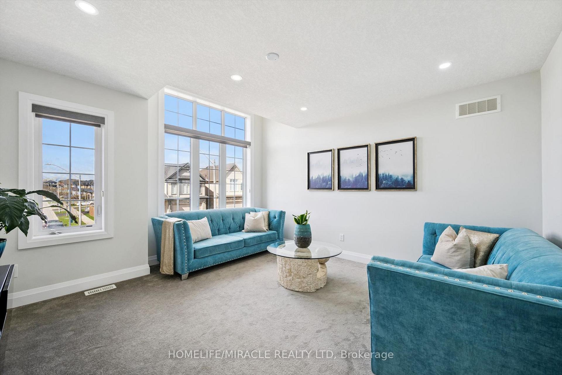 Photo 18 of 736 Wood Lily Street, Waterloo, Columbia Forest/Clair Hills — HOMEH