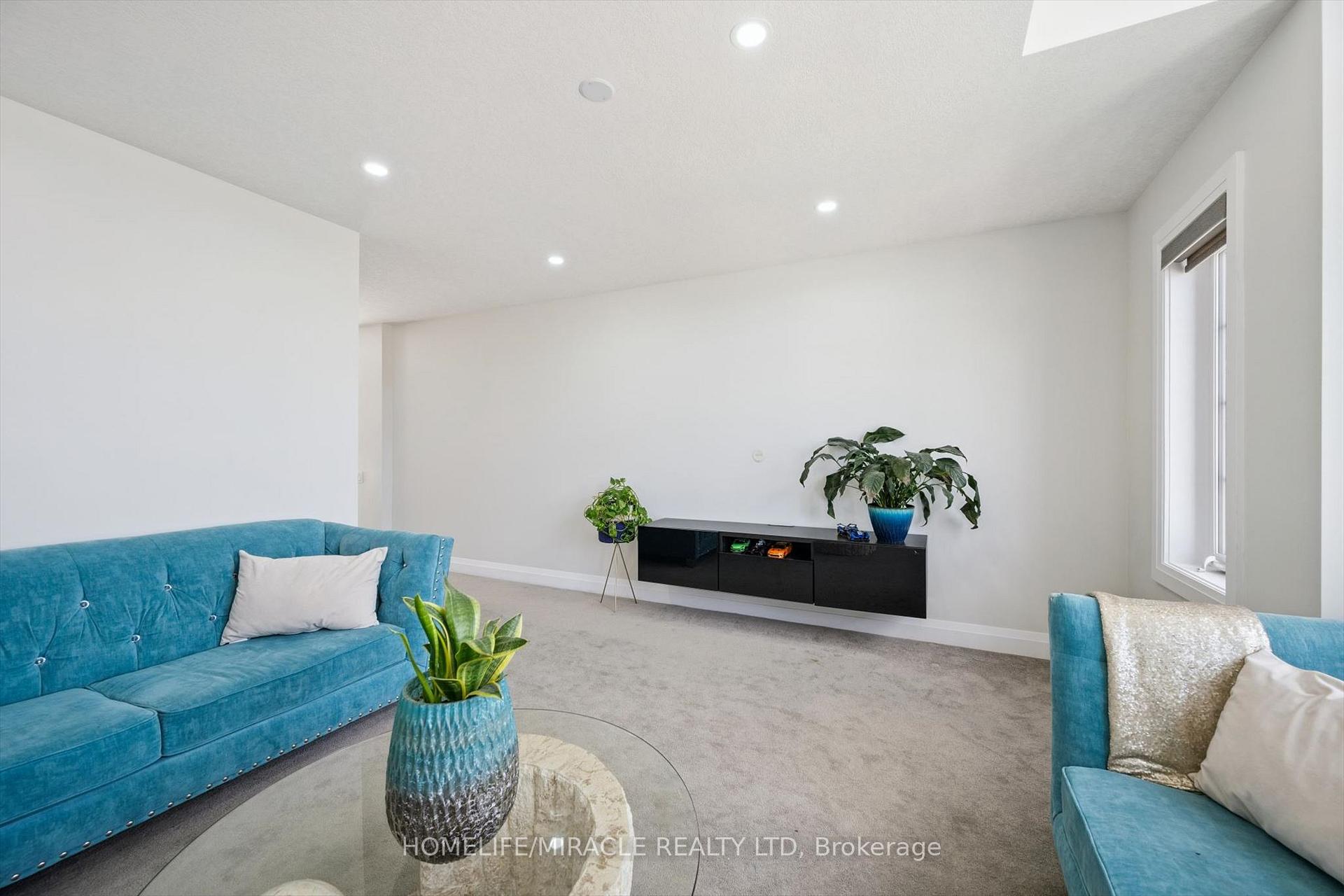 Photo 19 of 736 Wood Lily Street, Waterloo, Columbia Forest/Clair Hills — HOMEH
