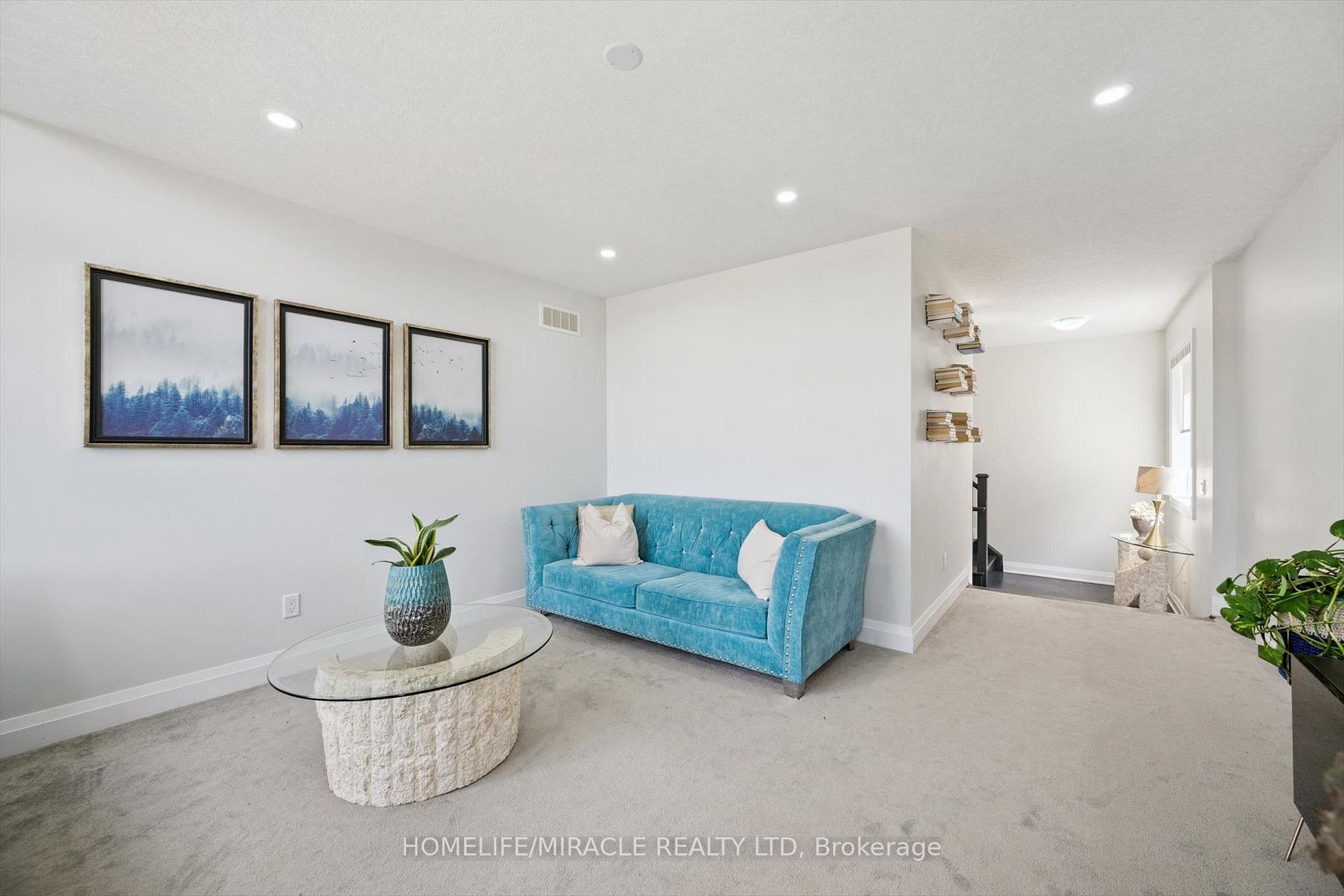 Photo 20 of 736 Wood Lily Street, Waterloo, Columbia Forest/Clair Hills — HOMEH