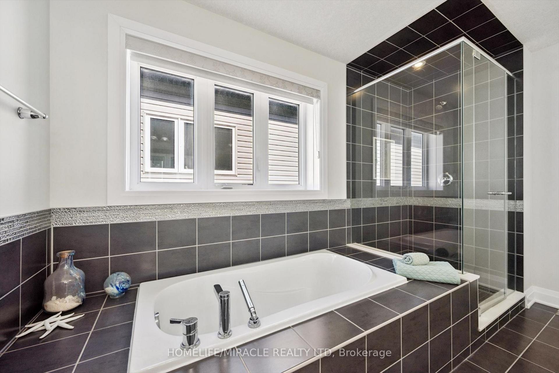 Photo 24 of 736 Wood Lily Street, Waterloo, Columbia Forest/Clair Hills — HOMEH