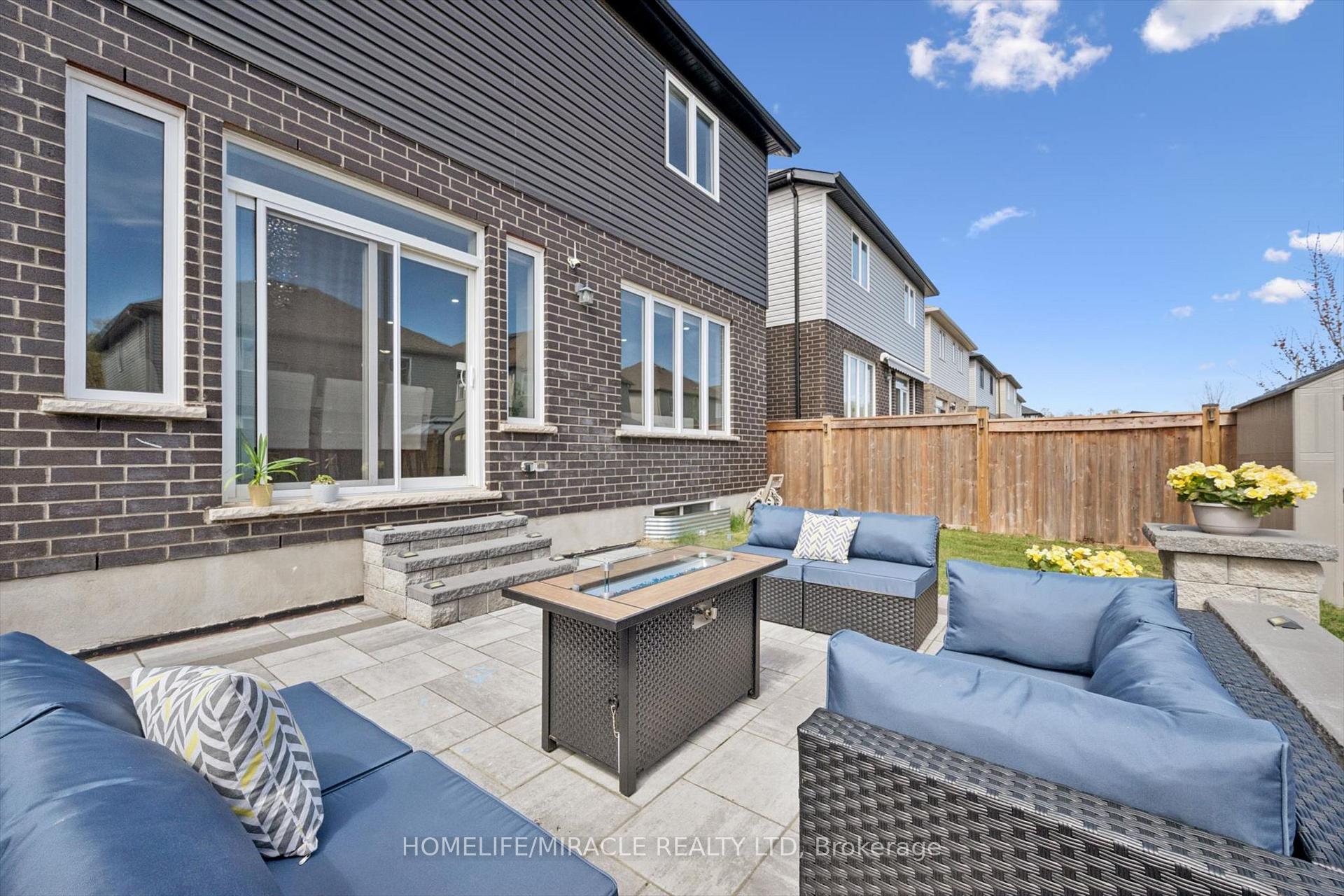 Photo 42 of 736 Wood Lily Street, Waterloo, Columbia Forest/Clair Hills — HOMEH