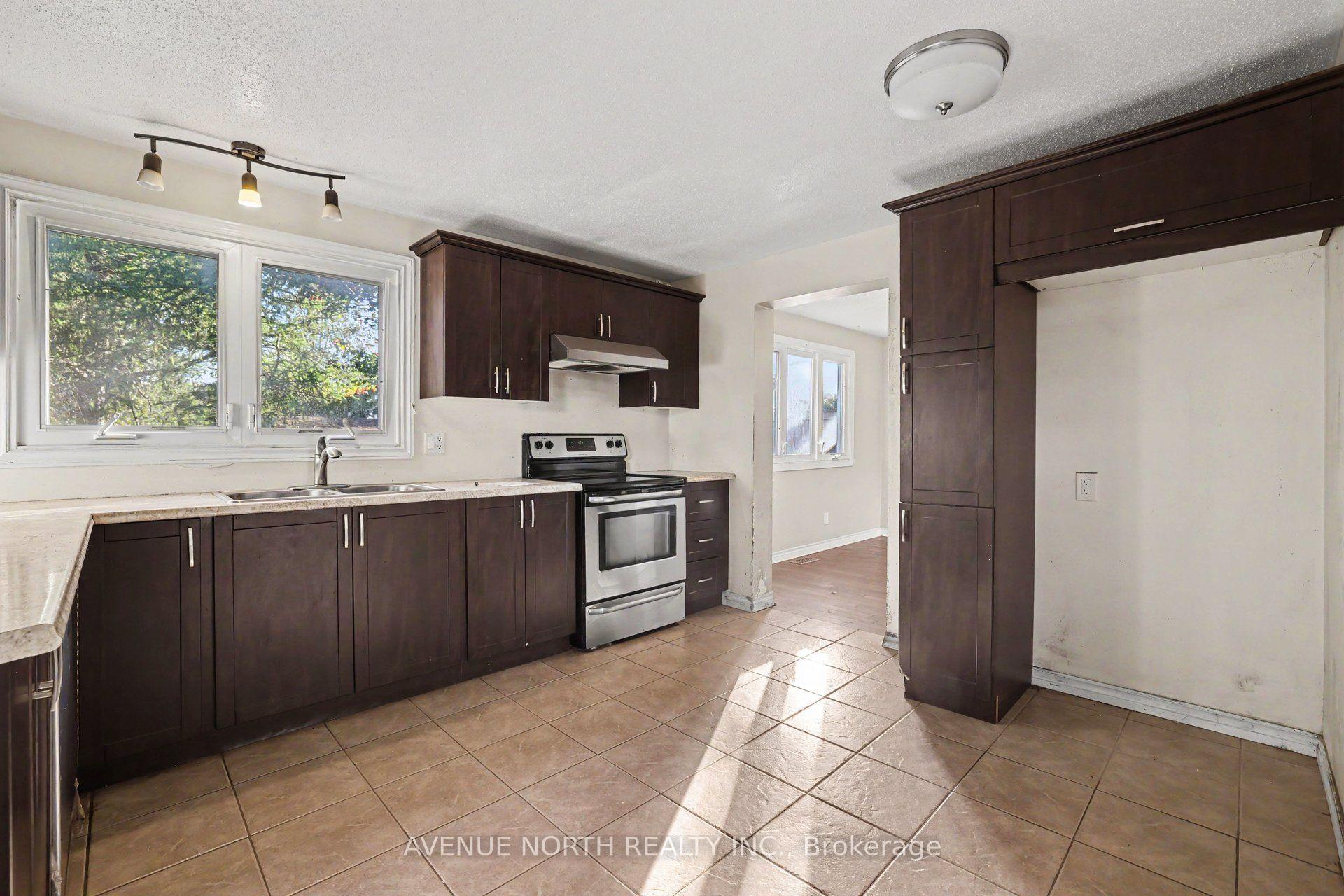 Photo 4 of 68 Downsview Crescent, Ottawa, Tanglewood — HOMEH