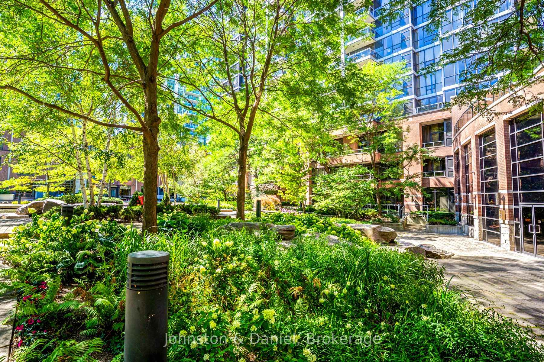 Photo 3 of Unit 805, 33 Sheppard Avenue E, North York, Willowdale East — HOMEH