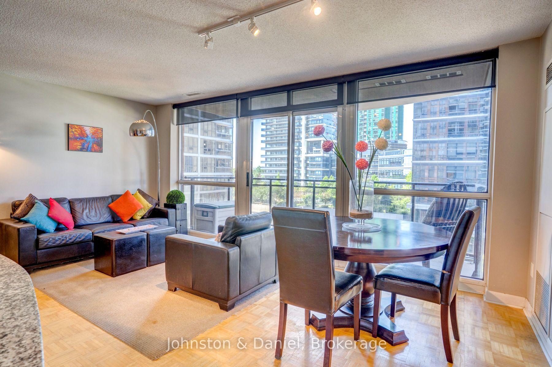 Photo 10 of Unit 805, 33 Sheppard Avenue E, North York, Willowdale East — HOMEH