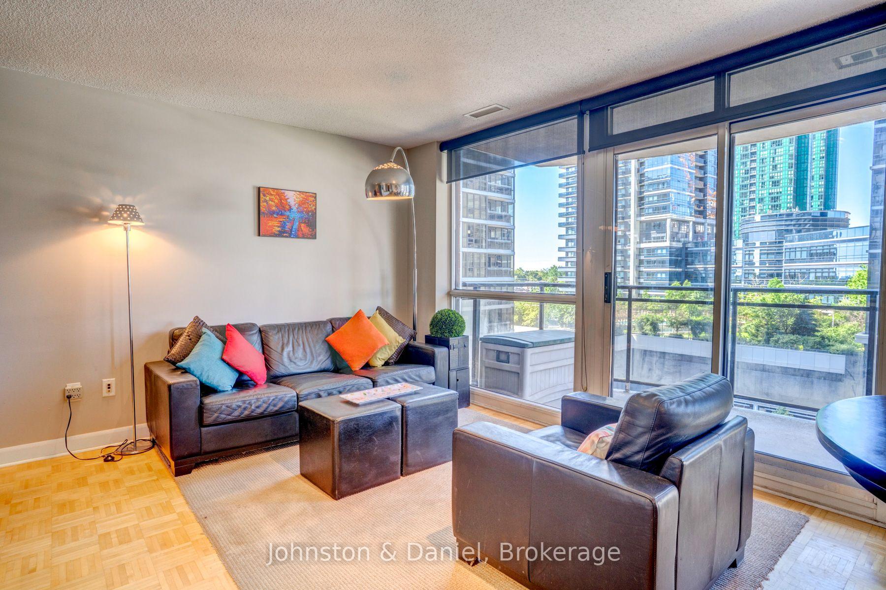 Photo 11 of Unit 805, 33 Sheppard Avenue E, North York, Willowdale East — HOMEH