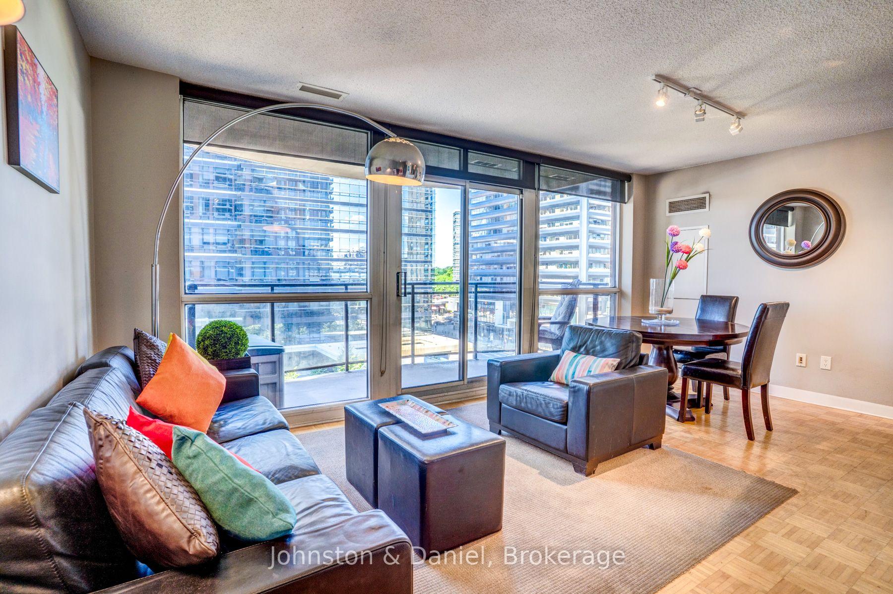 Photo 12 of Unit 805, 33 Sheppard Avenue E, North York, Willowdale East — HOMEH