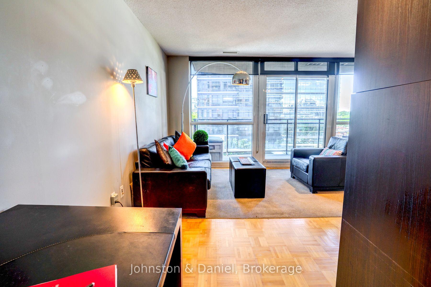 Photo 16 of Unit 805, 33 Sheppard Avenue E, North York, Willowdale East — HOMEH