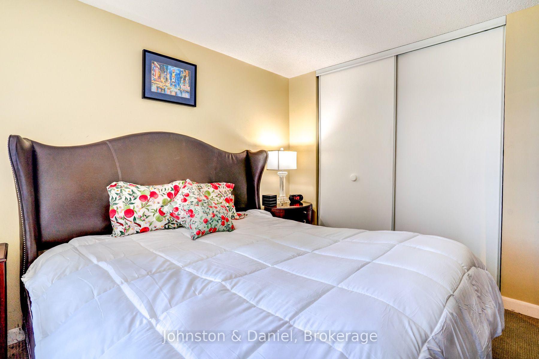 Photo 22 of Unit 805, 33 Sheppard Avenue E, North York, Willowdale East — HOMEH