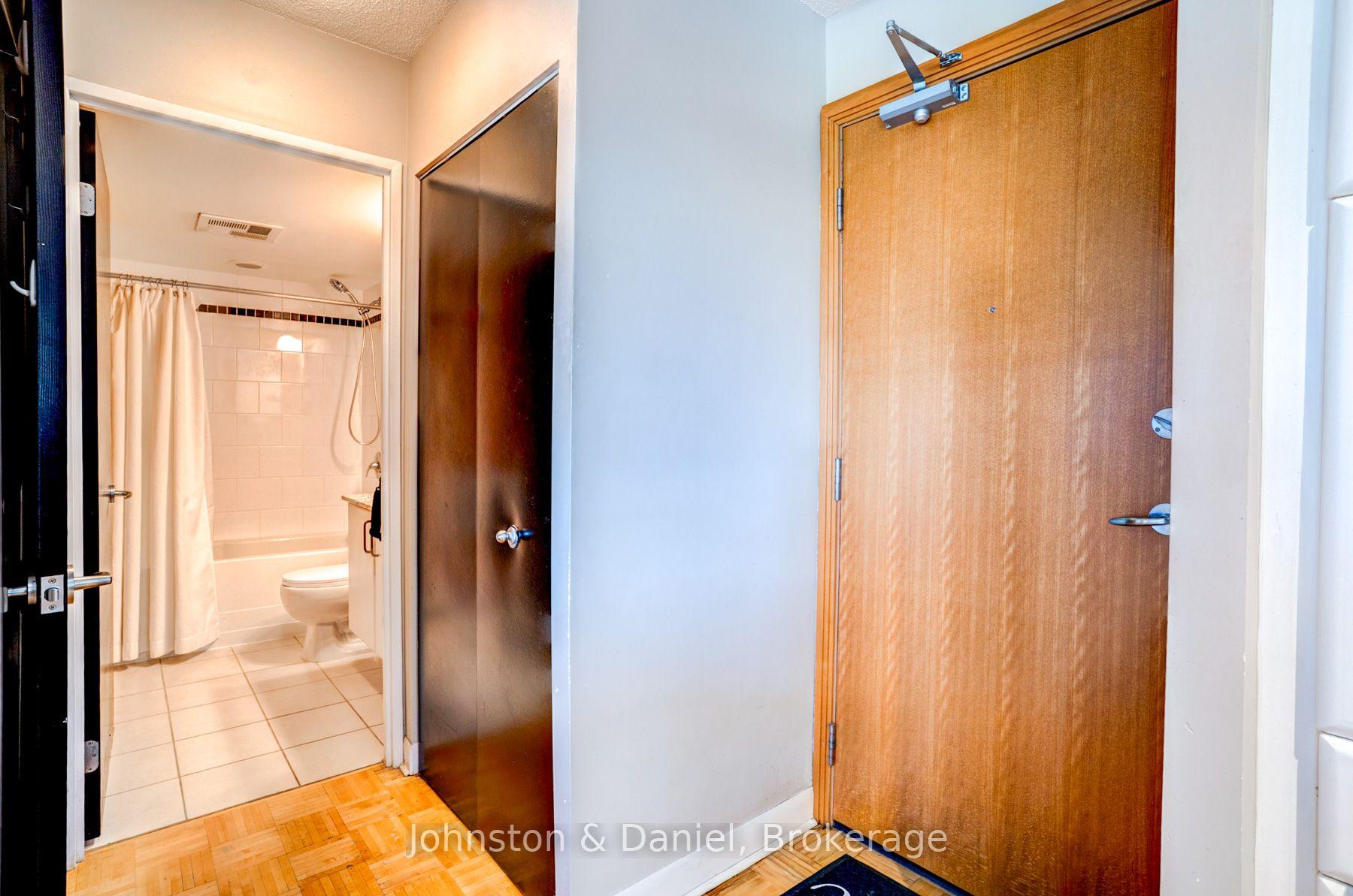 Photo 23 of Unit 805, 33 Sheppard Avenue E, North York, Willowdale East — HOMEH