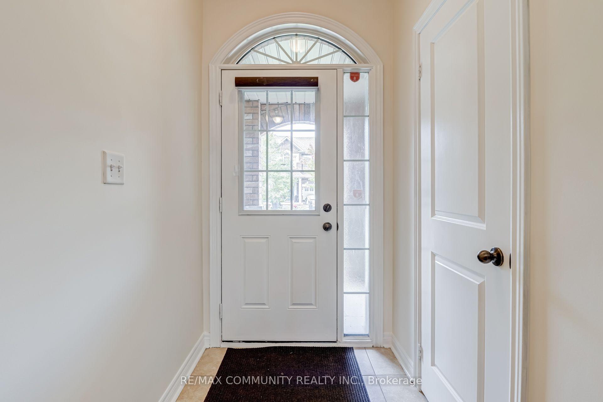 Photo 4 of 66 Kempsford Crescent, Brampton, Northwest Brampton — HOMEH