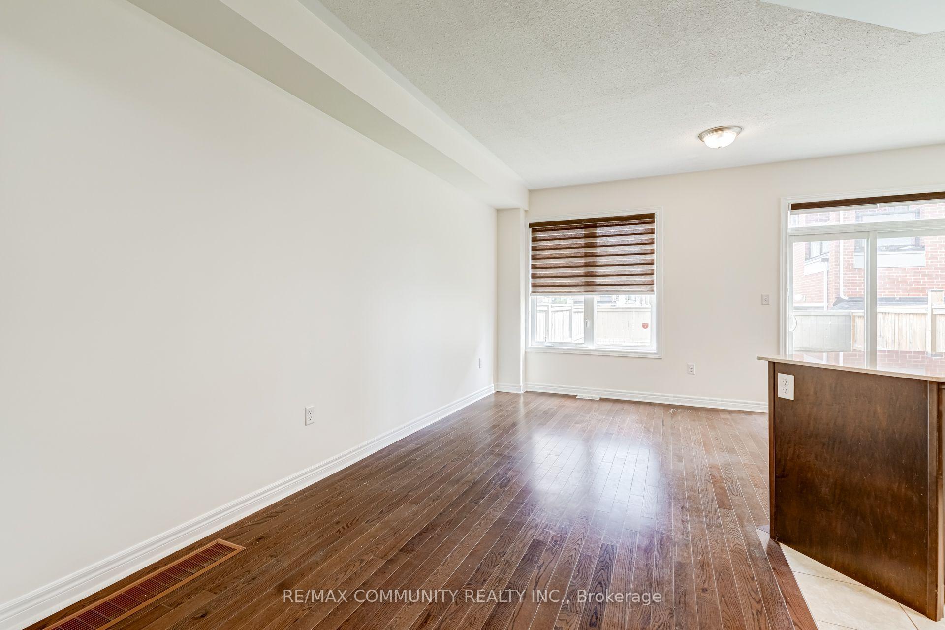 Photo 6 of 66 Kempsford Crescent, Brampton, Northwest Brampton — HOMEH
