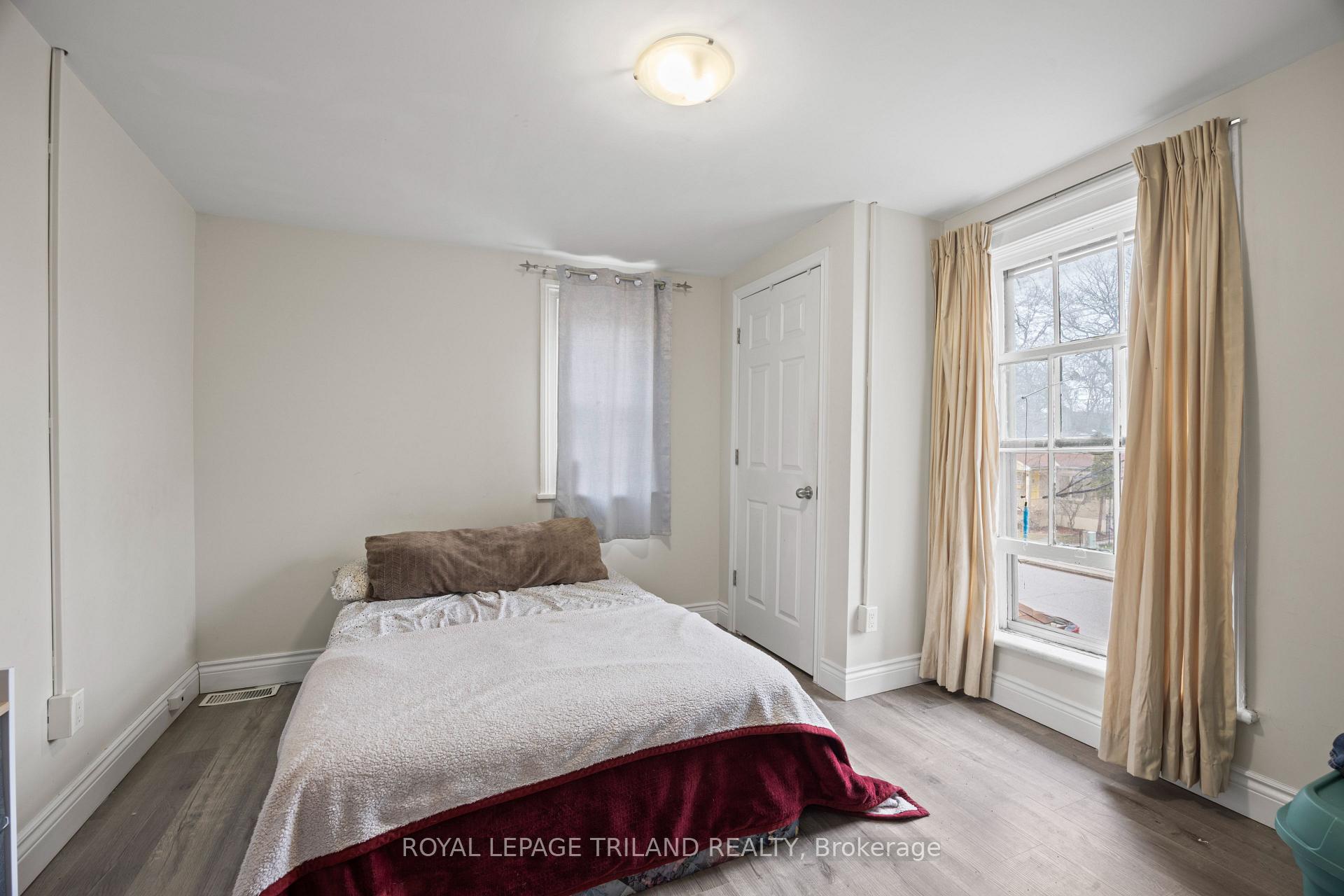 Photo 11 of 434 Dufferin Avenue, London, East F — HOMEH