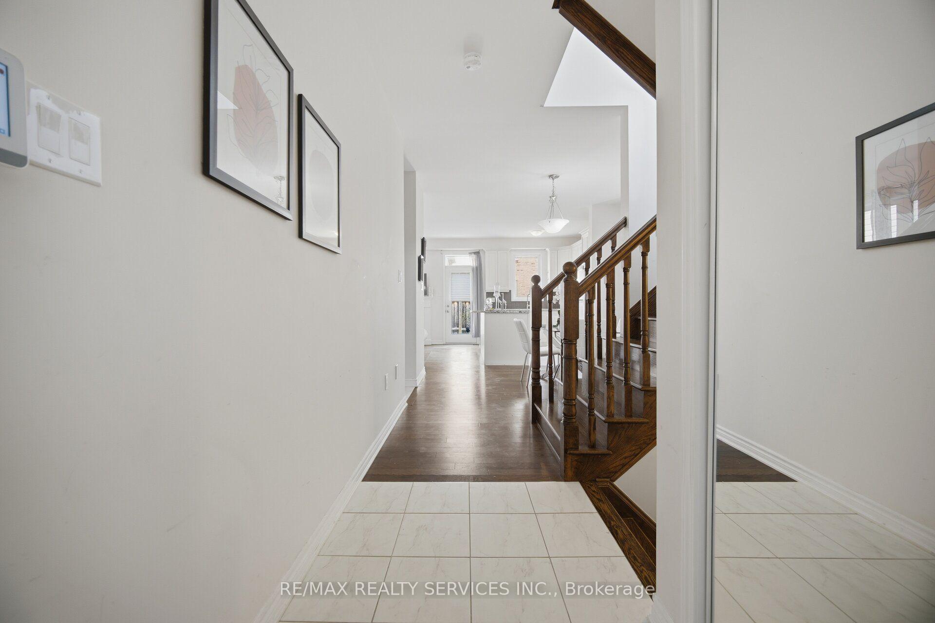 Photo 8 of 148 Miracle Trail, Brampton, Northwest Brampton — HOMEH