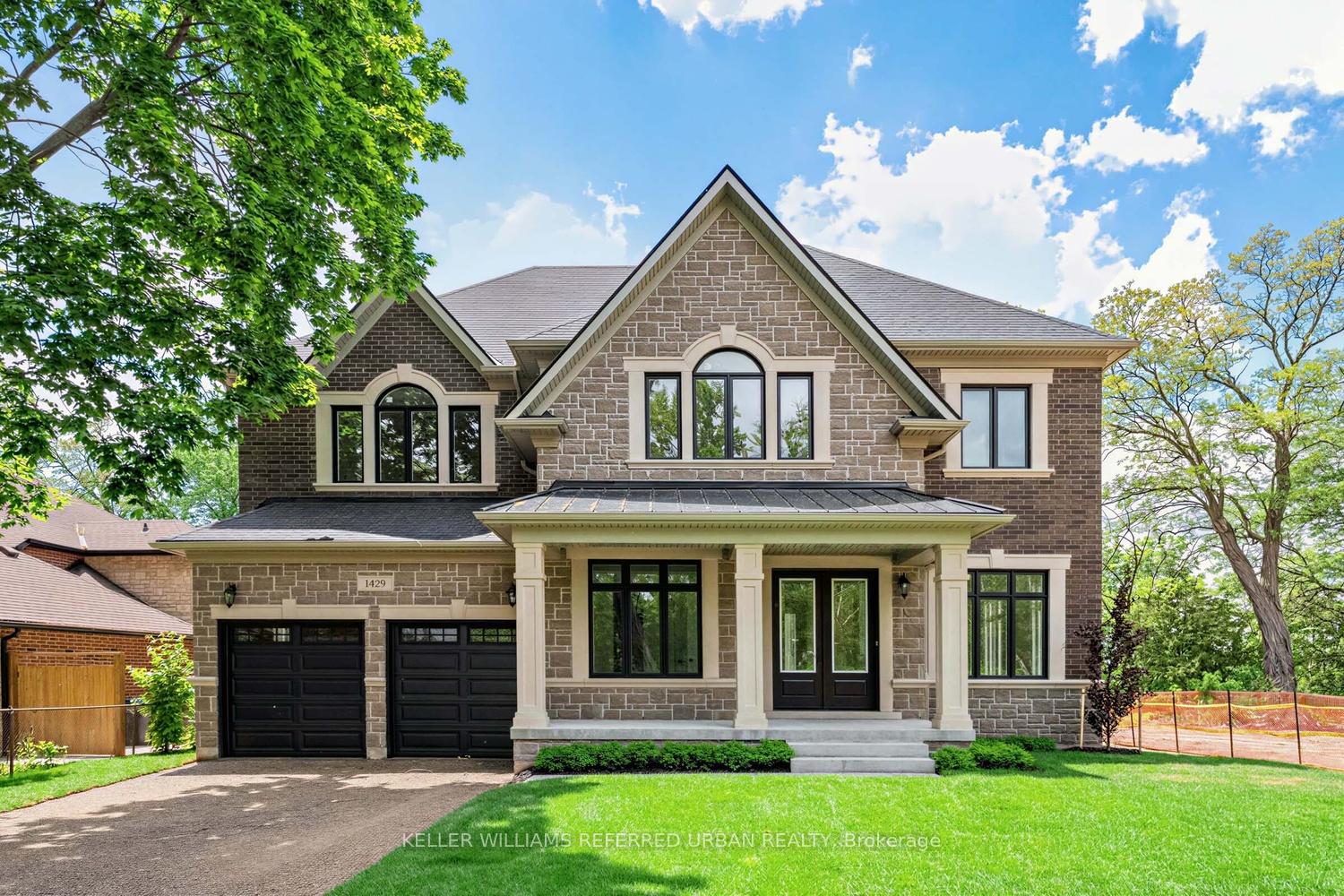 Photo 2 of 1429 Dundas Crescent, Mississauga, Erindale — HOMEH