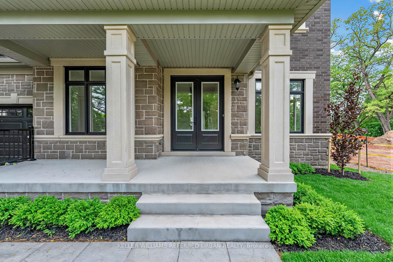 Photo 3 of 1429 Dundas Crescent, Mississauga, Erindale — HOMEH
