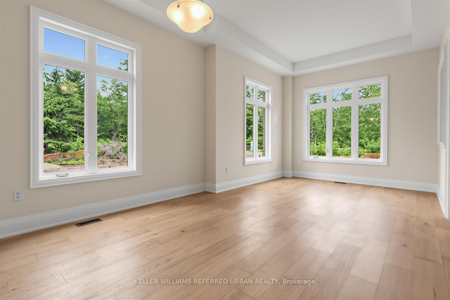 Photo 9 of 1429 Dundas Crescent, Mississauga, Erindale — HOMEH