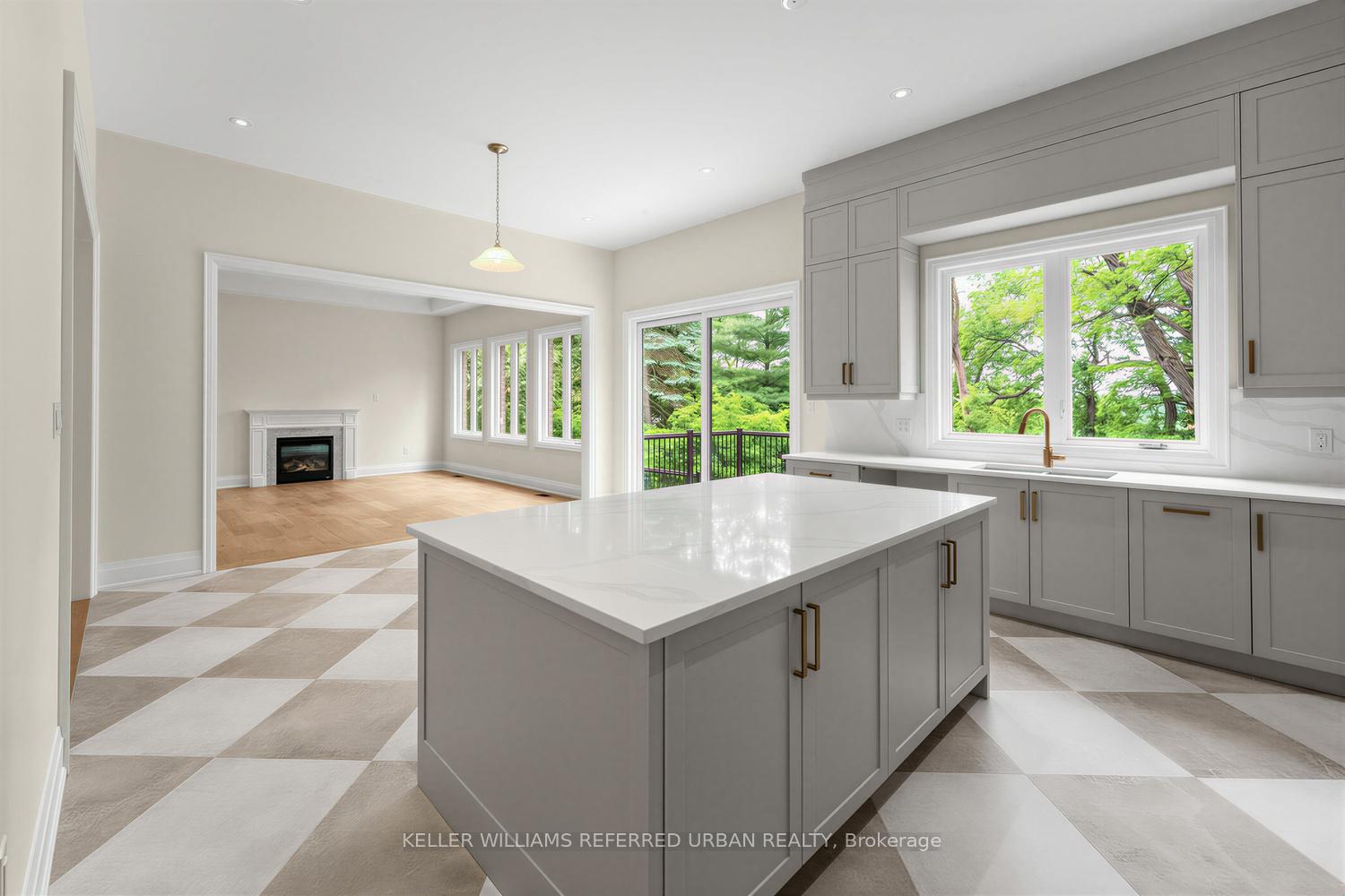 Photo 14 of 1429 Dundas Crescent, Mississauga, Erindale — HOMEH