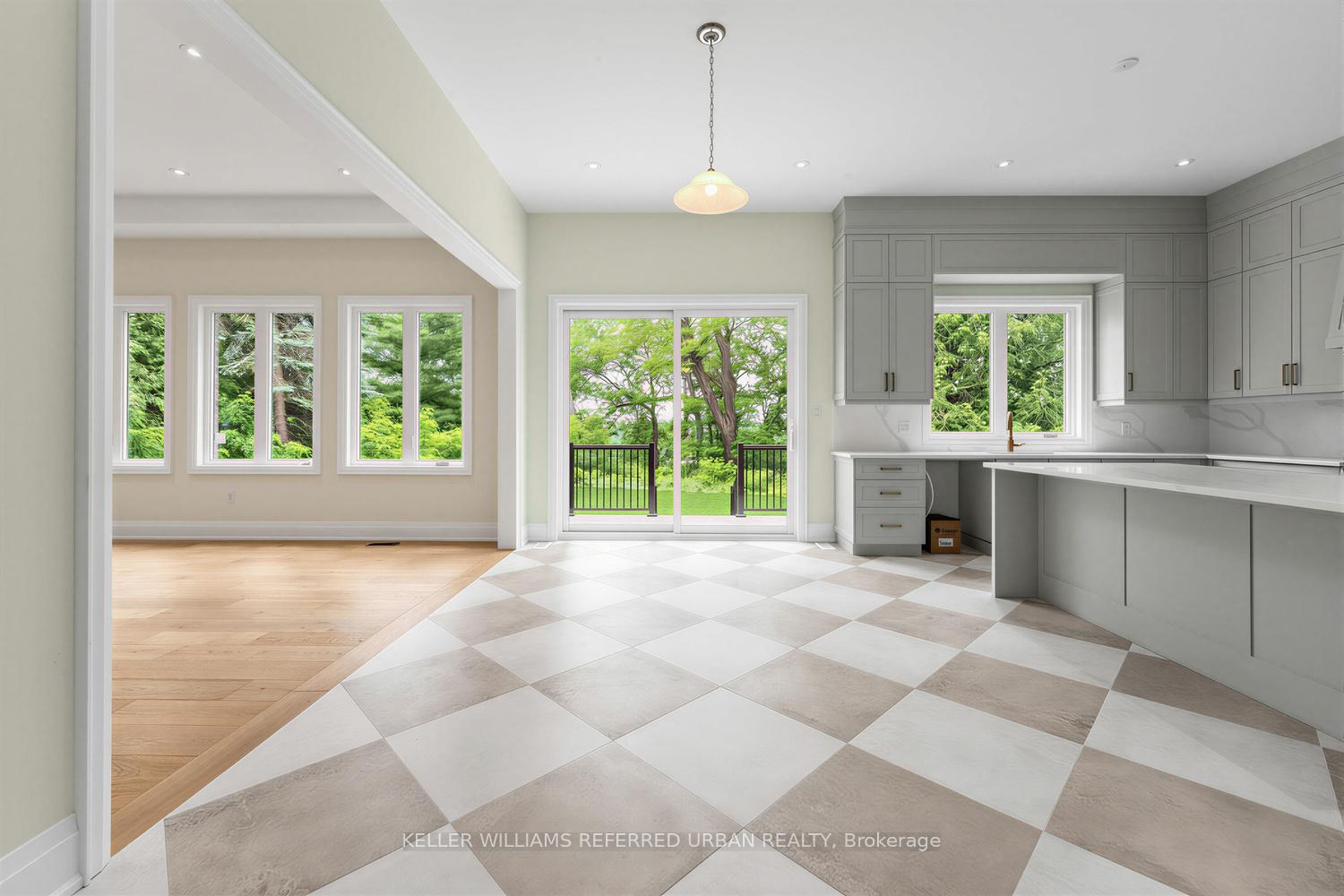 Photo 16 of 1429 Dundas Crescent, Mississauga, Erindale — HOMEH