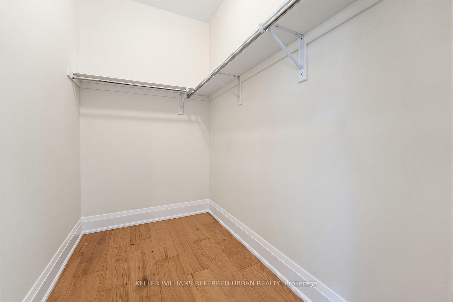 Photo 31 of 1429 Dundas Crescent, Mississauga, Erindale — HOMEH