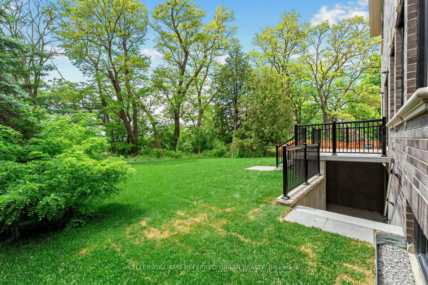 Photo 39 of 1429 Dundas Crescent, Mississauga, Erindale — HOMEH