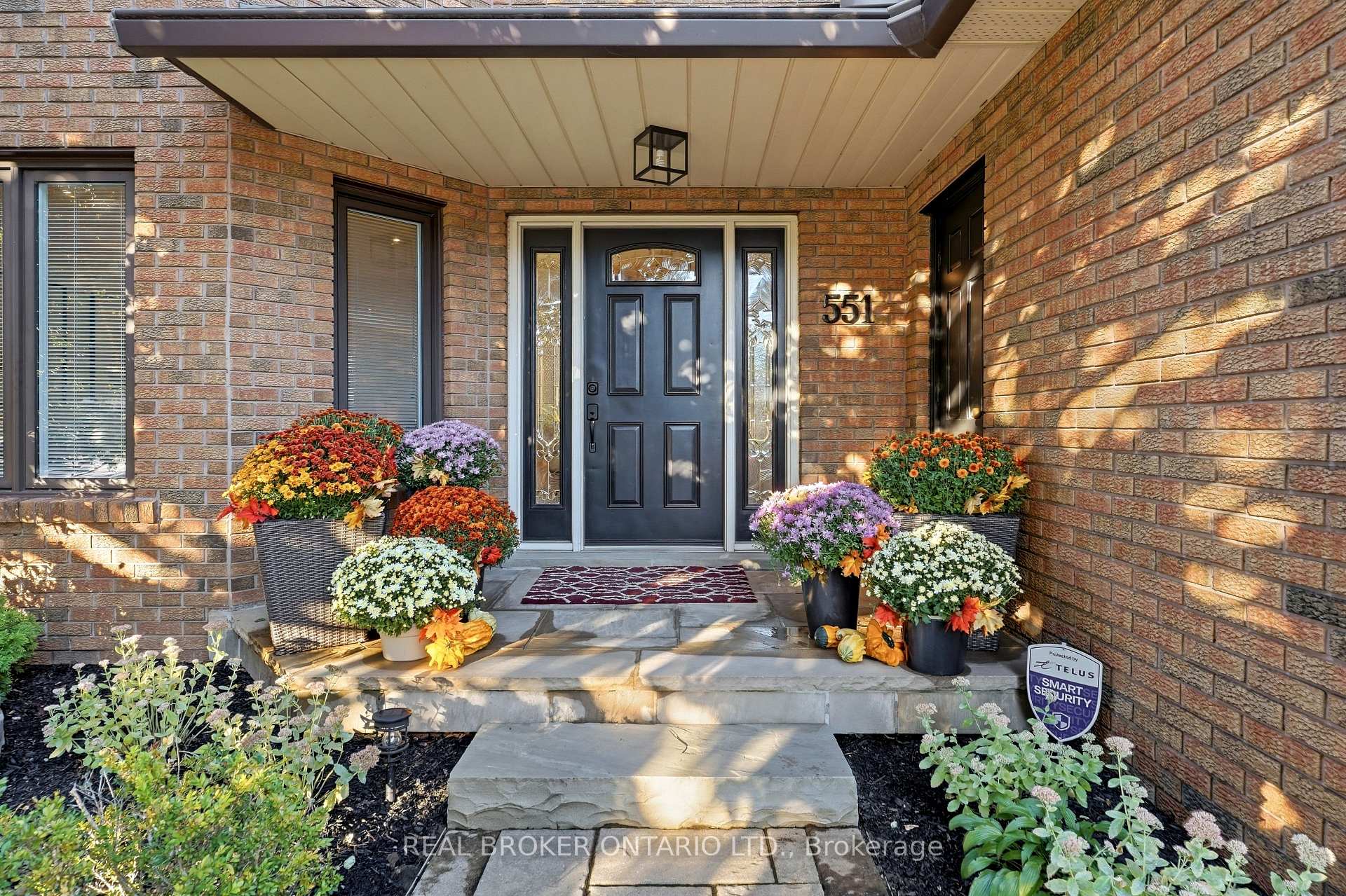 Photo 5 of 551 Kastelic Place, Burlington, Roseland — HOMEH