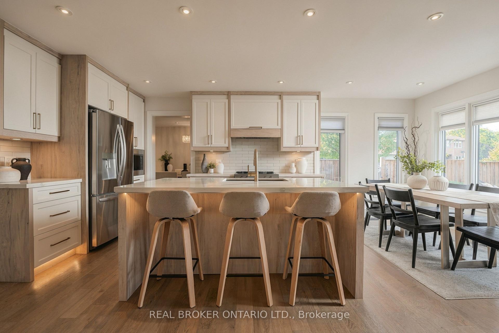 Photo 11 of 551 Kastelic Place, Burlington, Roseland — HOMEH